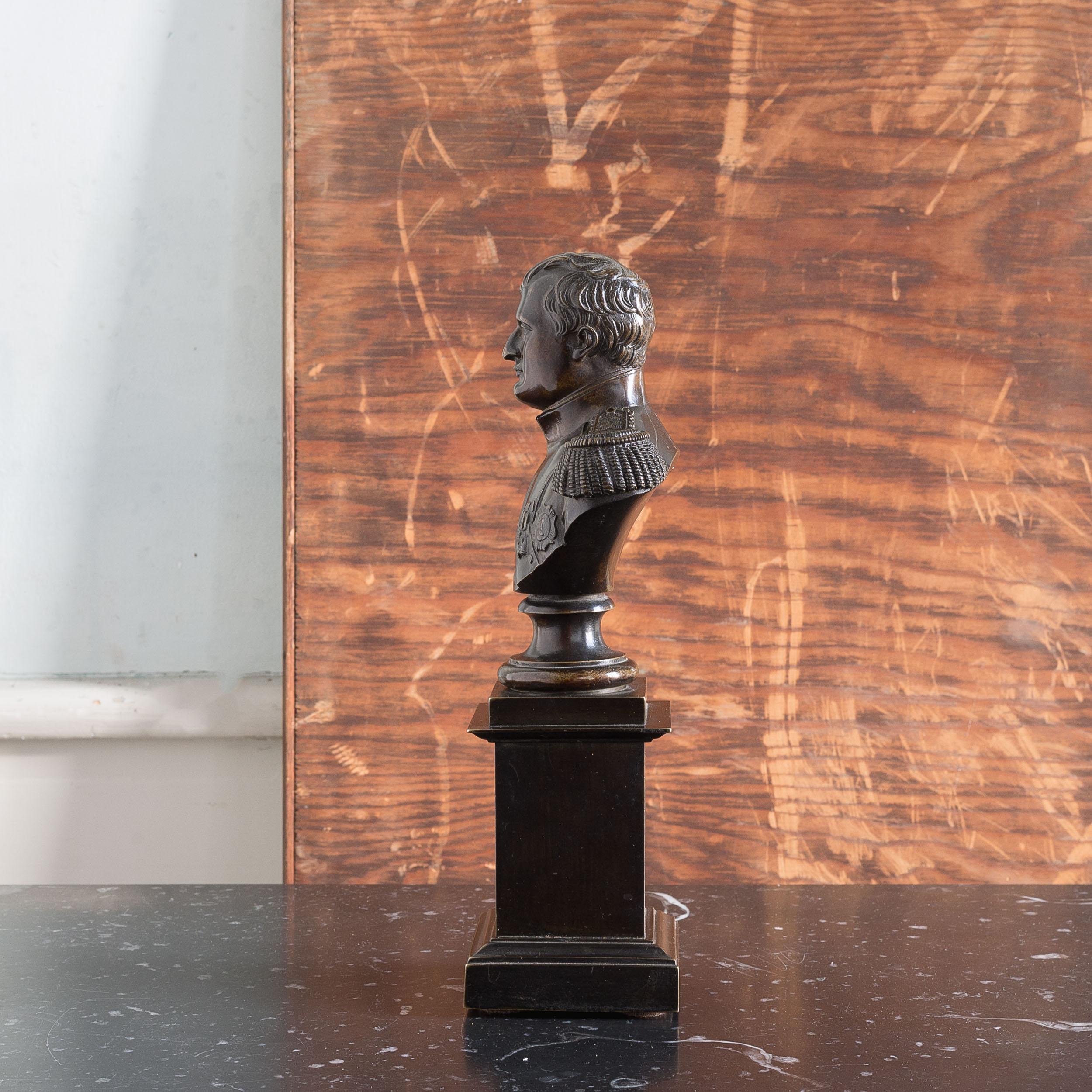 Français Bronze du 19e siècle représentant Napoléon Bonaparte en vente