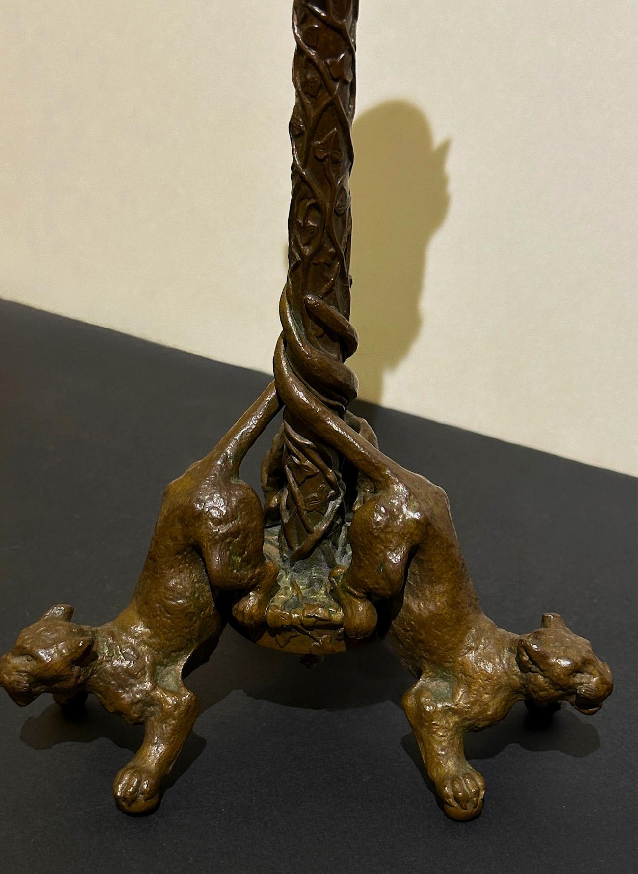 Bronzo Coppia di candelieri in bronzo del XIX secolo firmati da Christophe Fratin in vendita