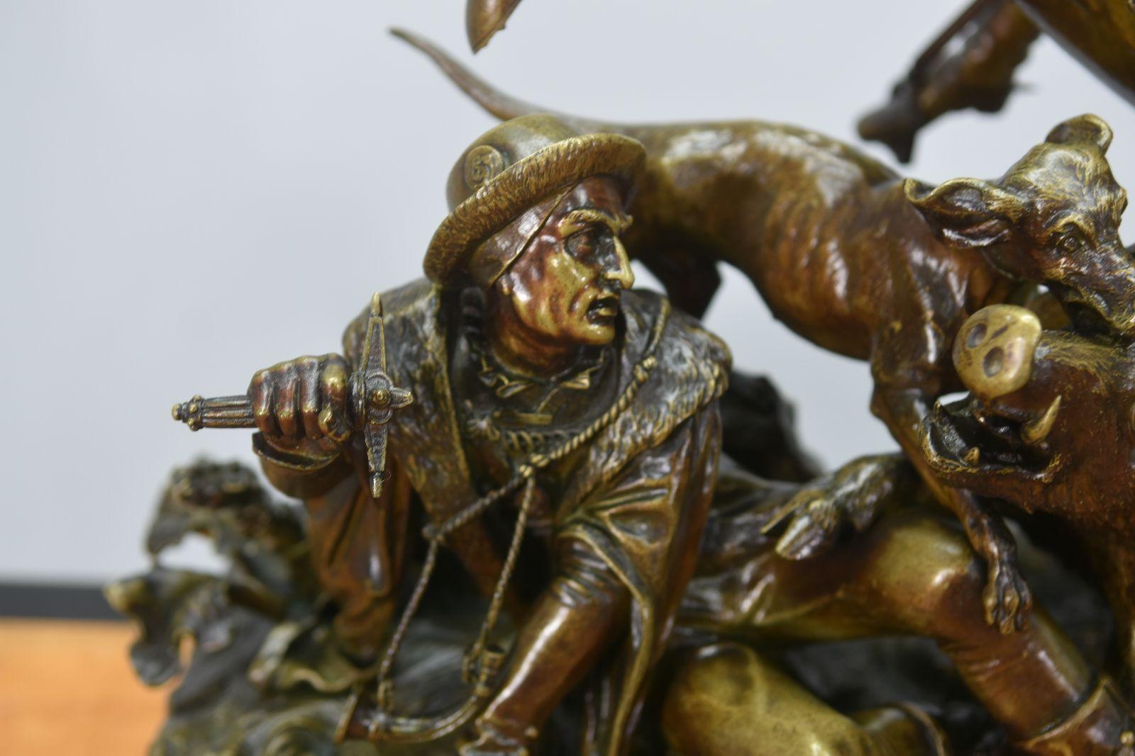 19th Century Bronze Sculpture by J.F.T Gechter Representing Quentin Durward 3