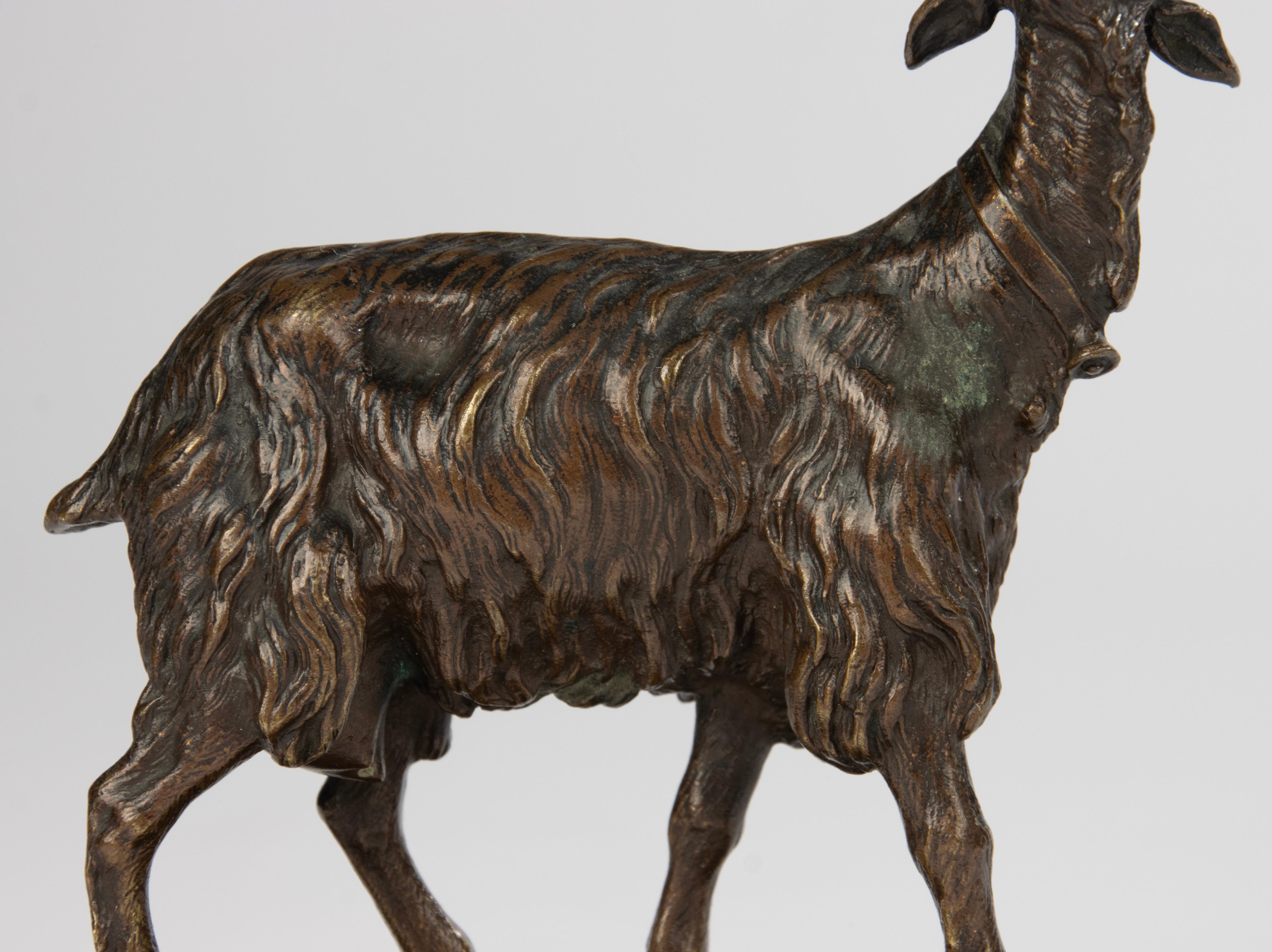 Hand-Crafted 19th Century Bronze Sculpture of a Goat - Bronze Animal Sculpture For Sale