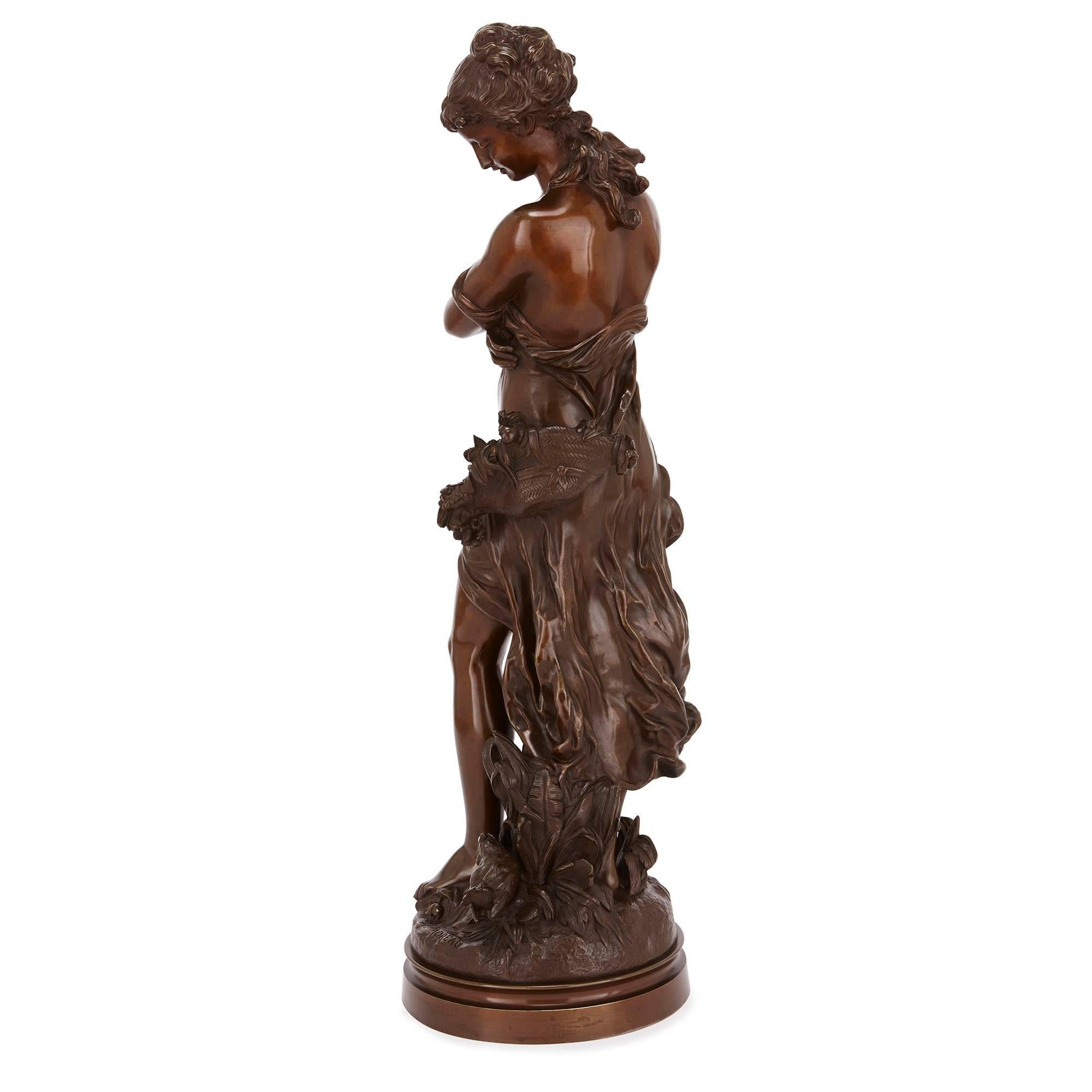 Belle Époque Sculpture en bronze du 19e siècle représentant une dame par Moreau en vente