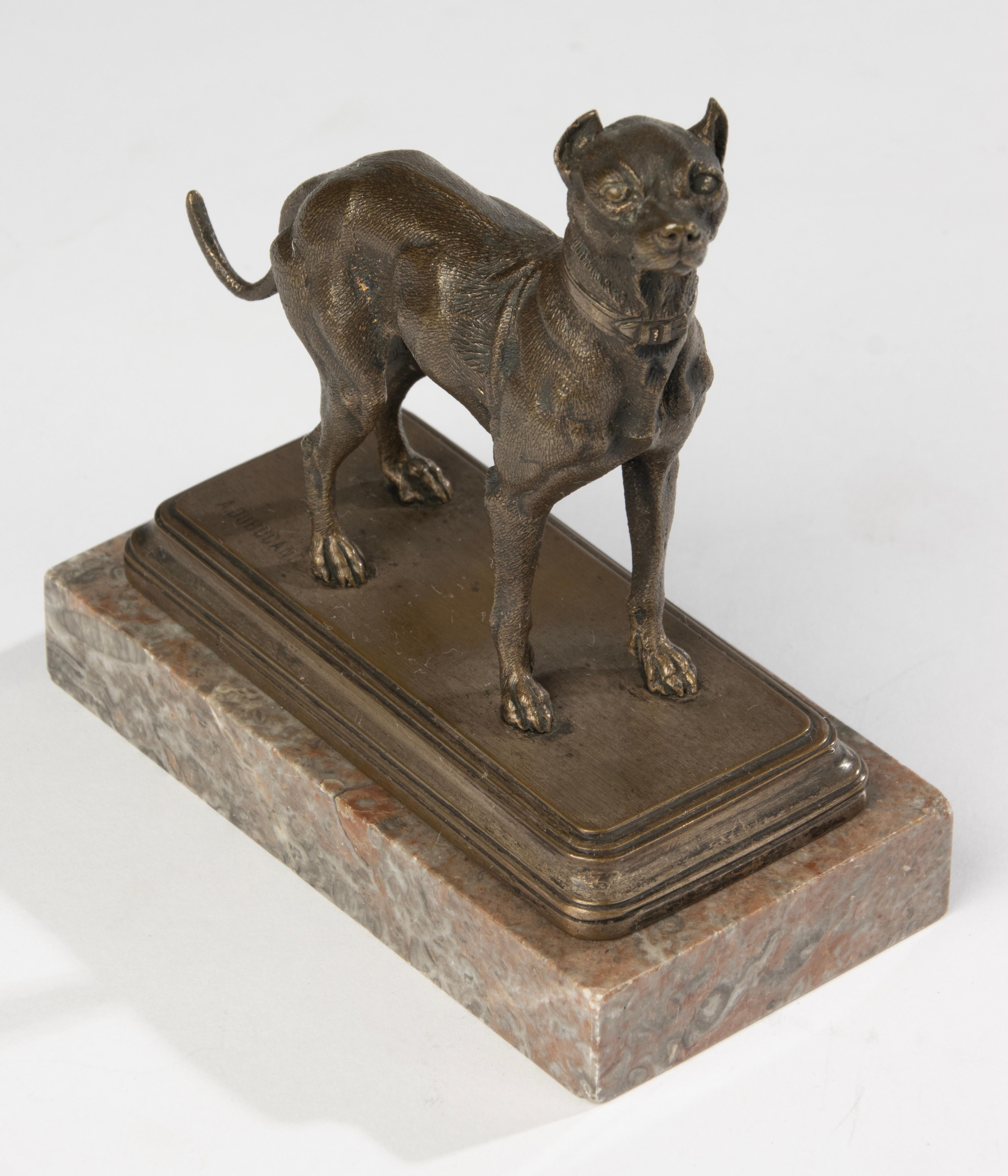 Bronzeskulptur eines Terrierhundes aus dem 19. Jahrhundert – hergestellt von Alfred Dubucand im Angebot 2