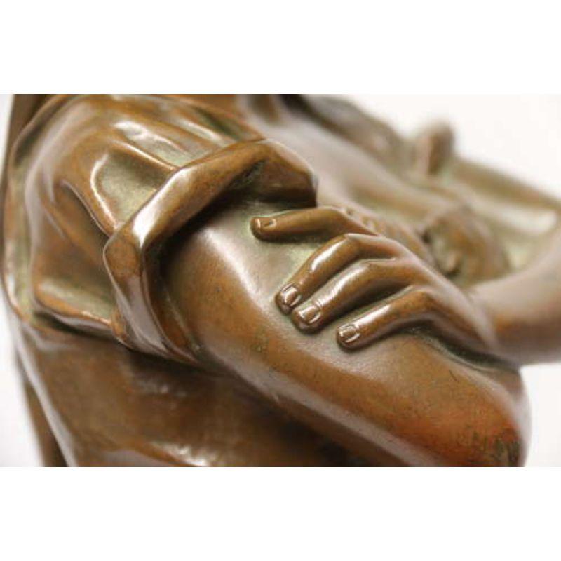 Sculpture en bronze du 19e siècle représentant une jeune femme se réunissant en vente 8