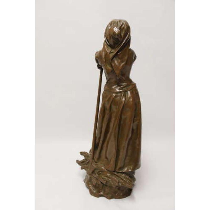 19th Century Bronze Sculpture of a Young Female Gathering Hey For Sale 5