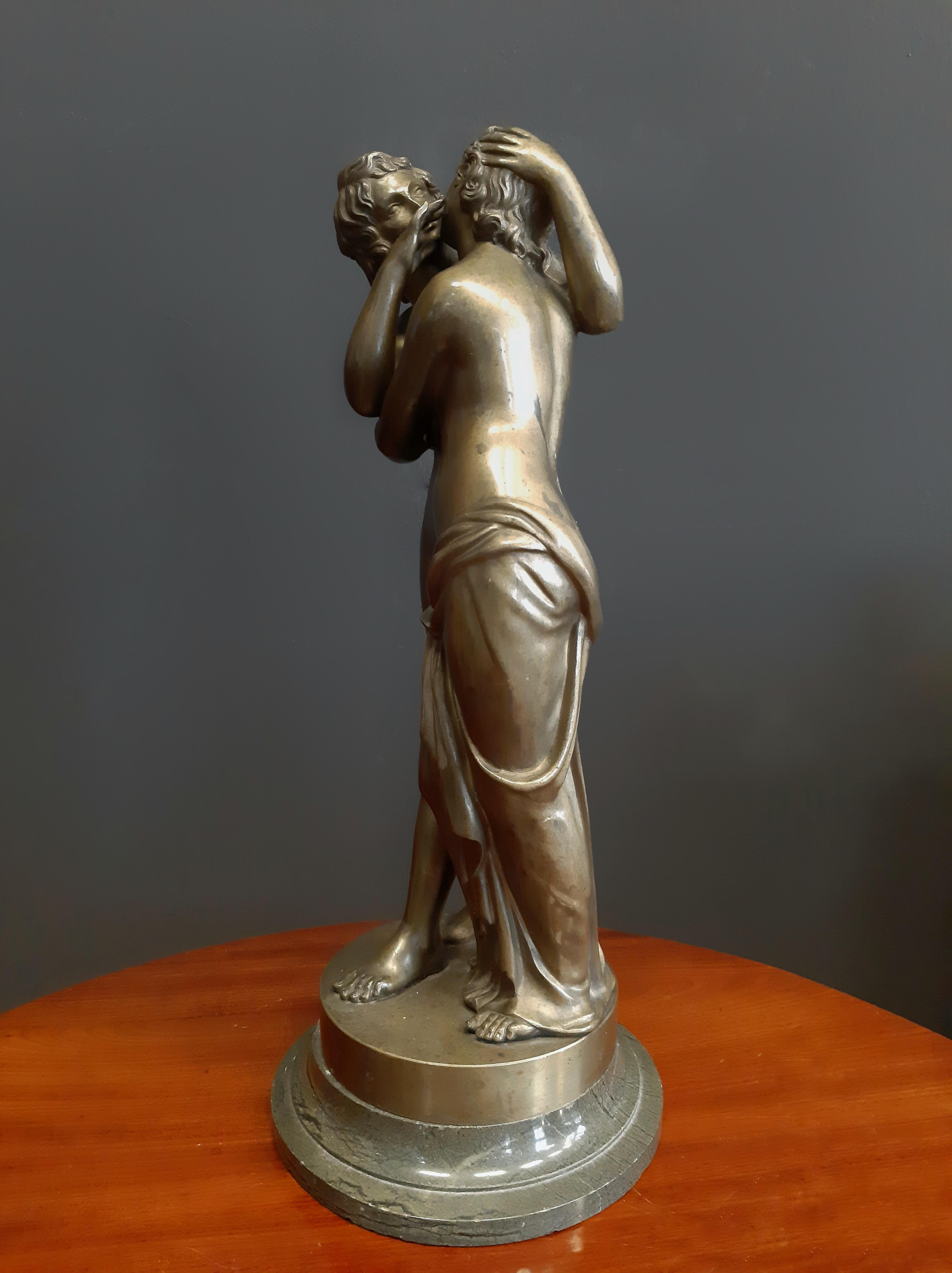 Sculpture en bronze du XIXe siècle représentant Cupidon et Psyché en vente 1