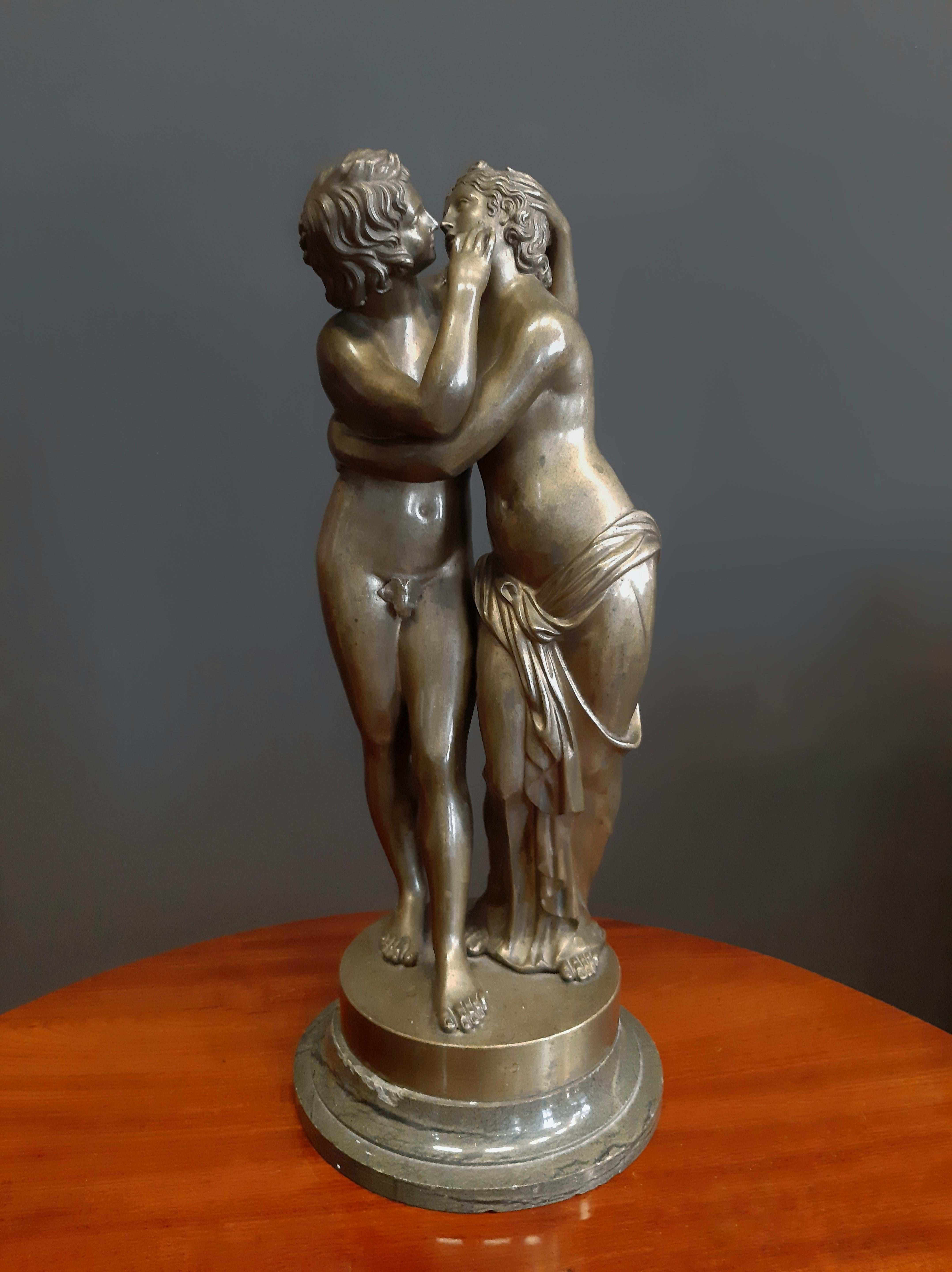 Sculpture en bronze du XIXe siècle représentant Cupidon et Psyché en vente 4
