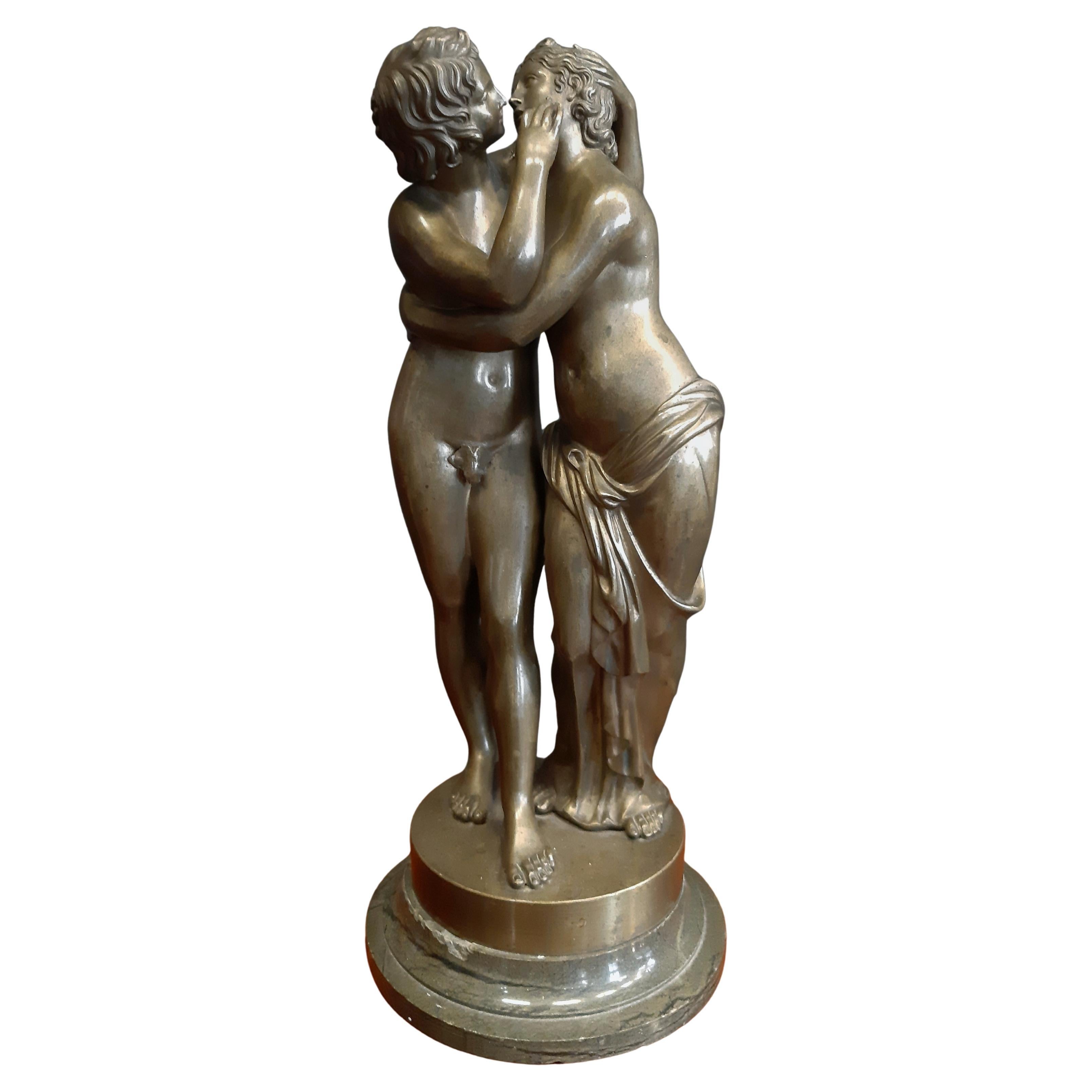 Sculpture en bronze du XIXe siècle représentant Cupidon et Psyché en vente