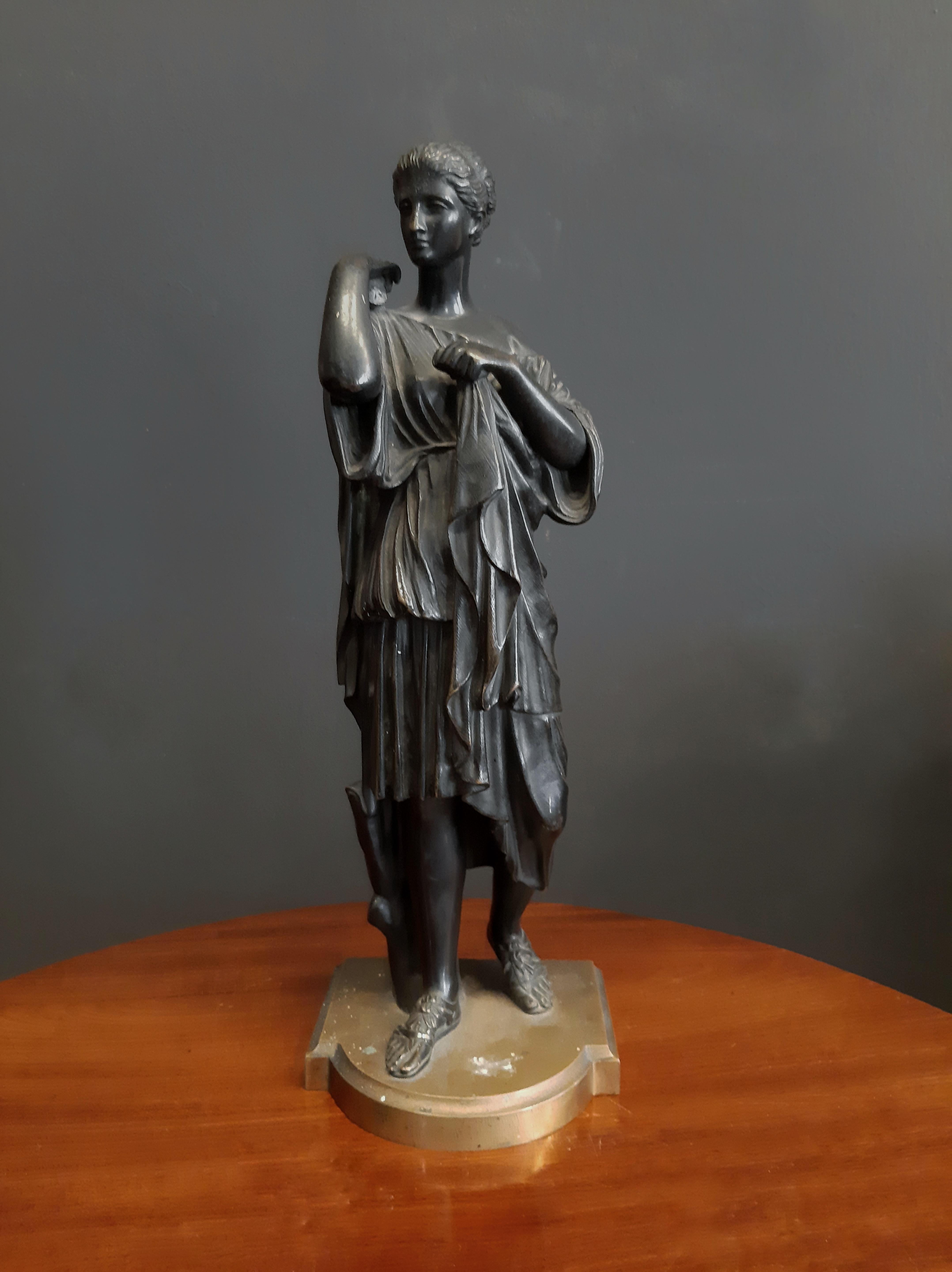 Escultura de bronce del siglo XIX de Diana de Gabii, Grand Tour en venta 3