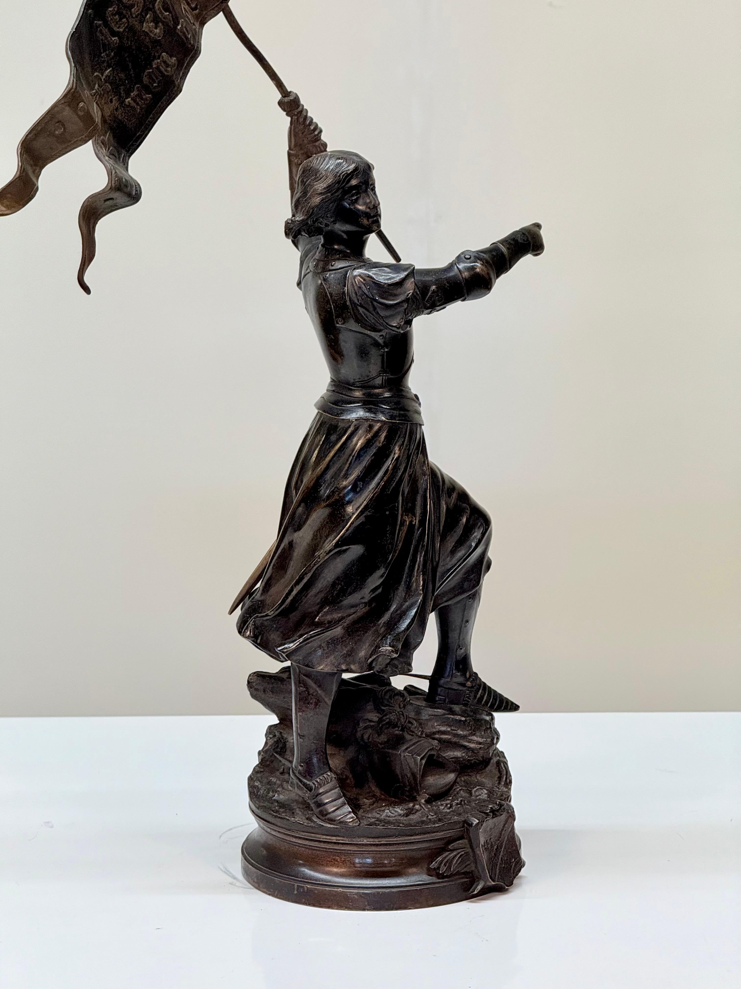 Scultura in bronzo del XIX secolo di Giovanna d'Arco di Adrien Étienne Gaudez, firmata in vendita 6