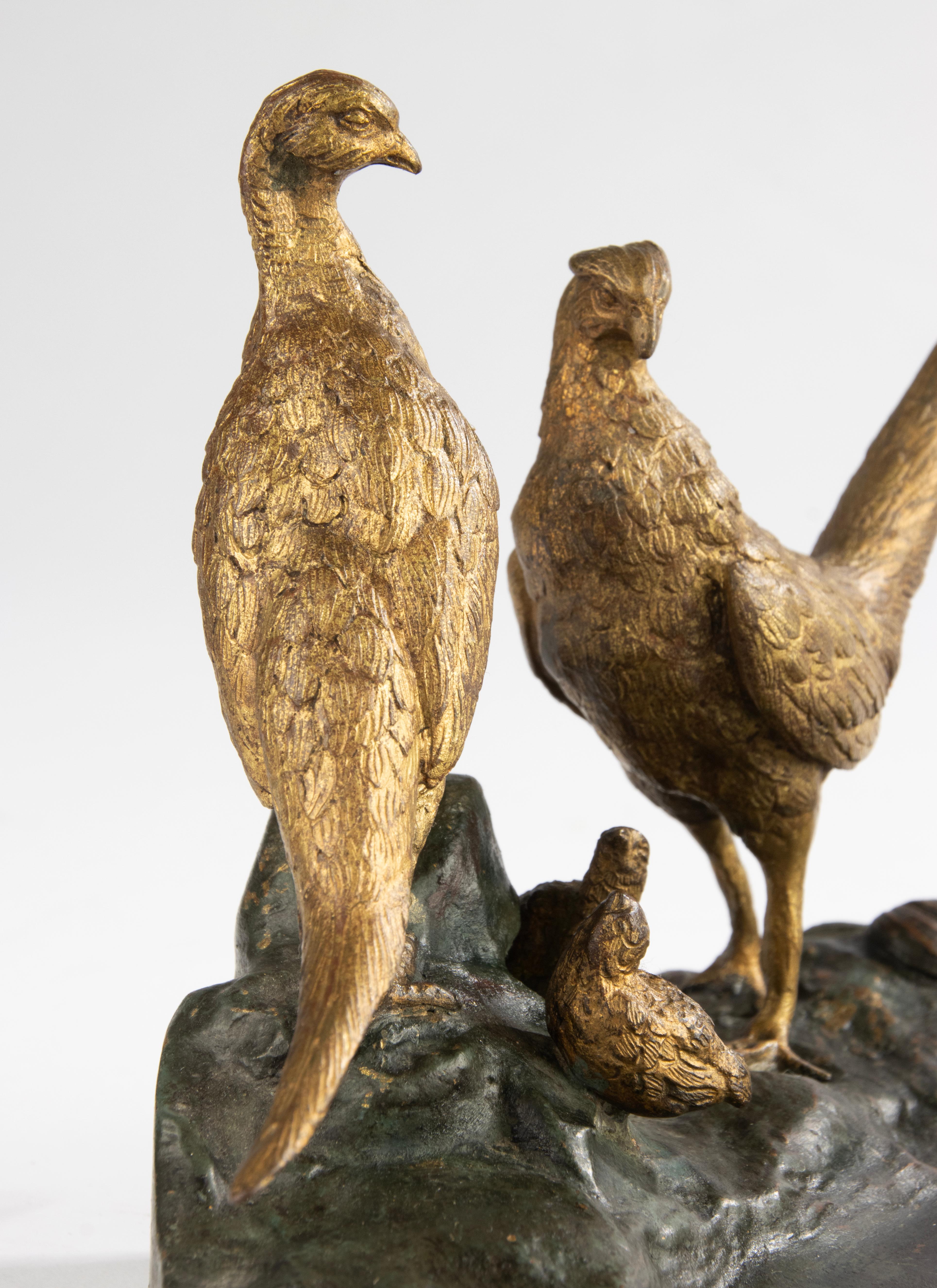 Scultura in bronzo del XIX secolo raffigurante una famiglia di fagiani - Attribuita a J. Hardy in vendita 4