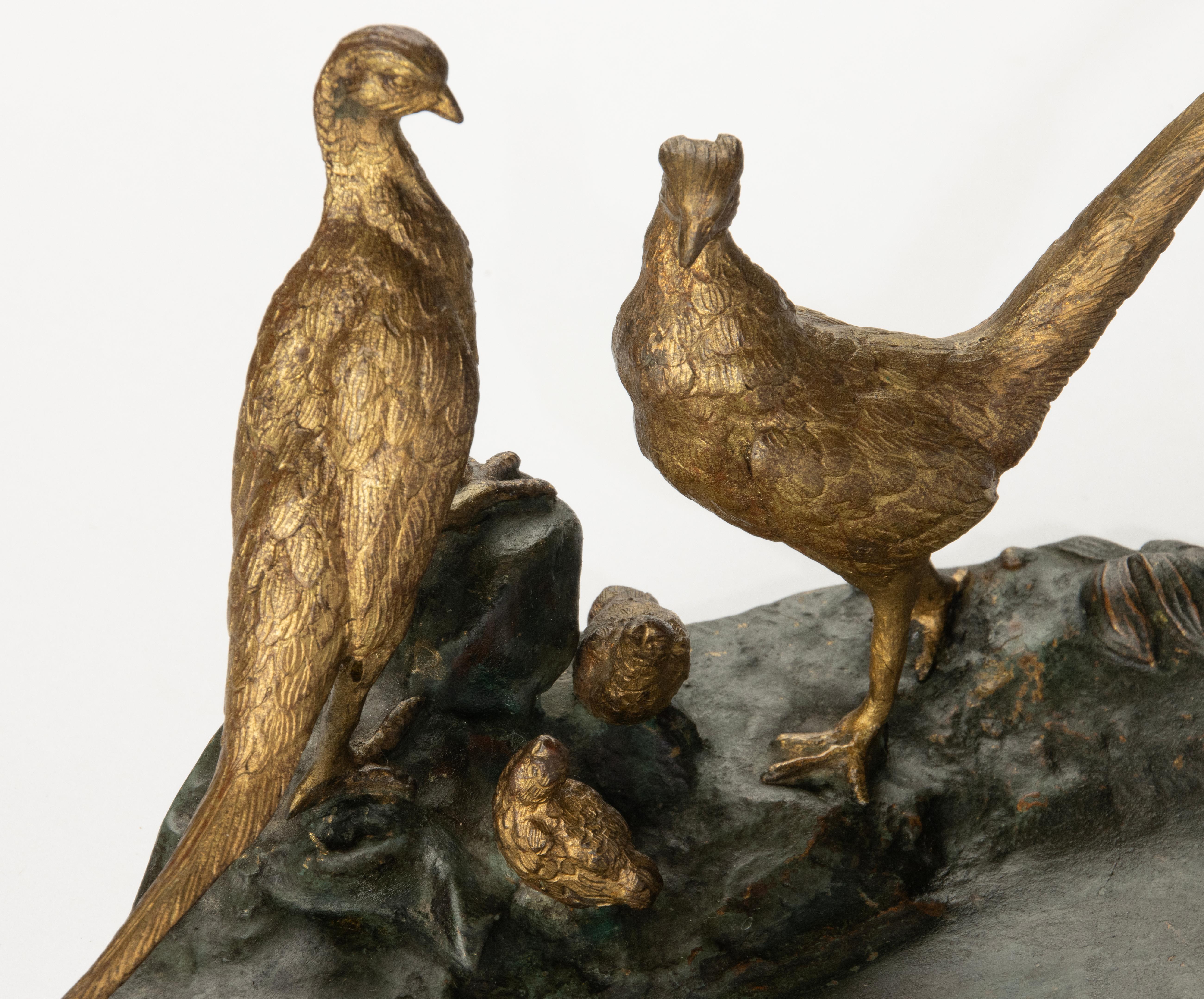 Scultura in bronzo del XIX secolo raffigurante una famiglia di fagiani - Attribuita a J. Hardy in vendita 11