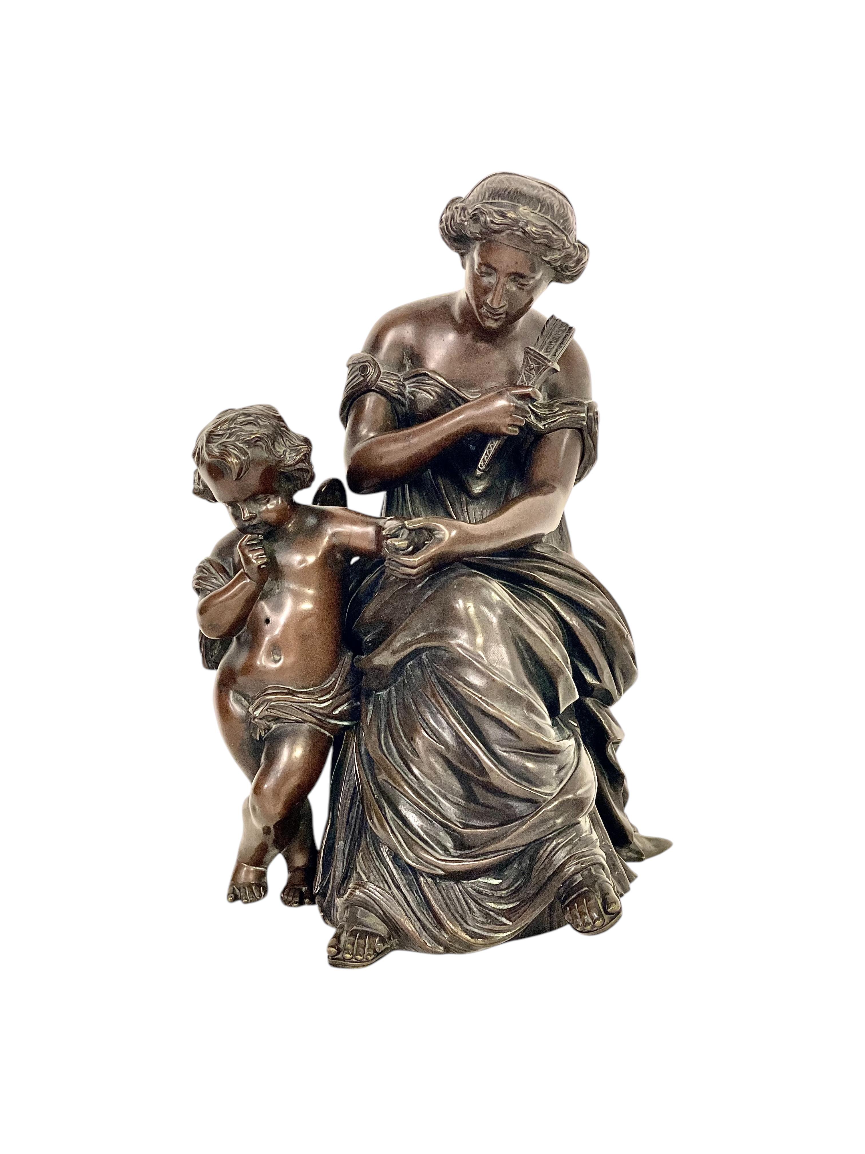 Escultura de bronce del siglo XIX, firmada Aizelin, Diosa con Cupido en venta 11