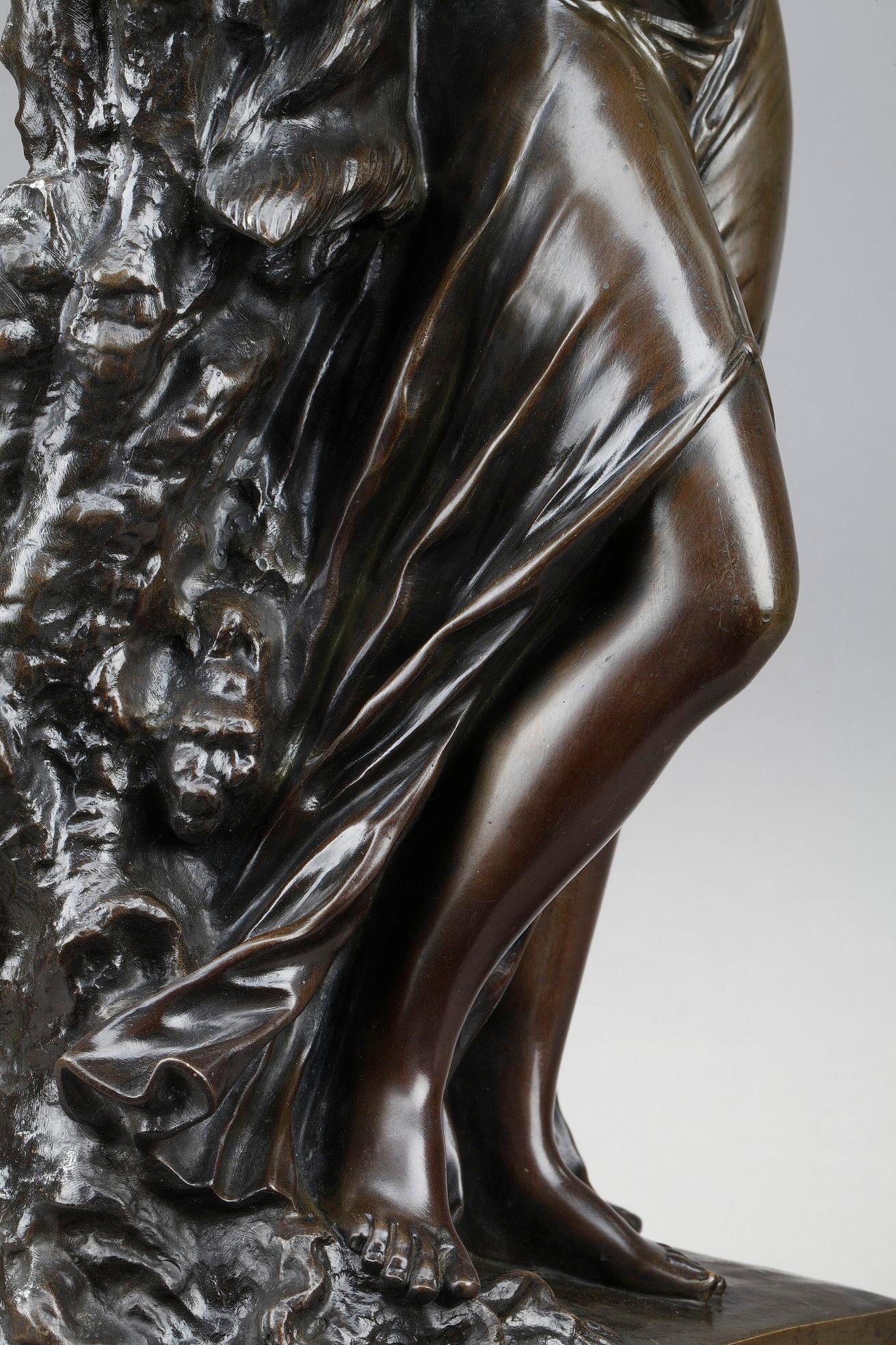 Statue en bronze du 19ème siècle : Bacchante en vente 7