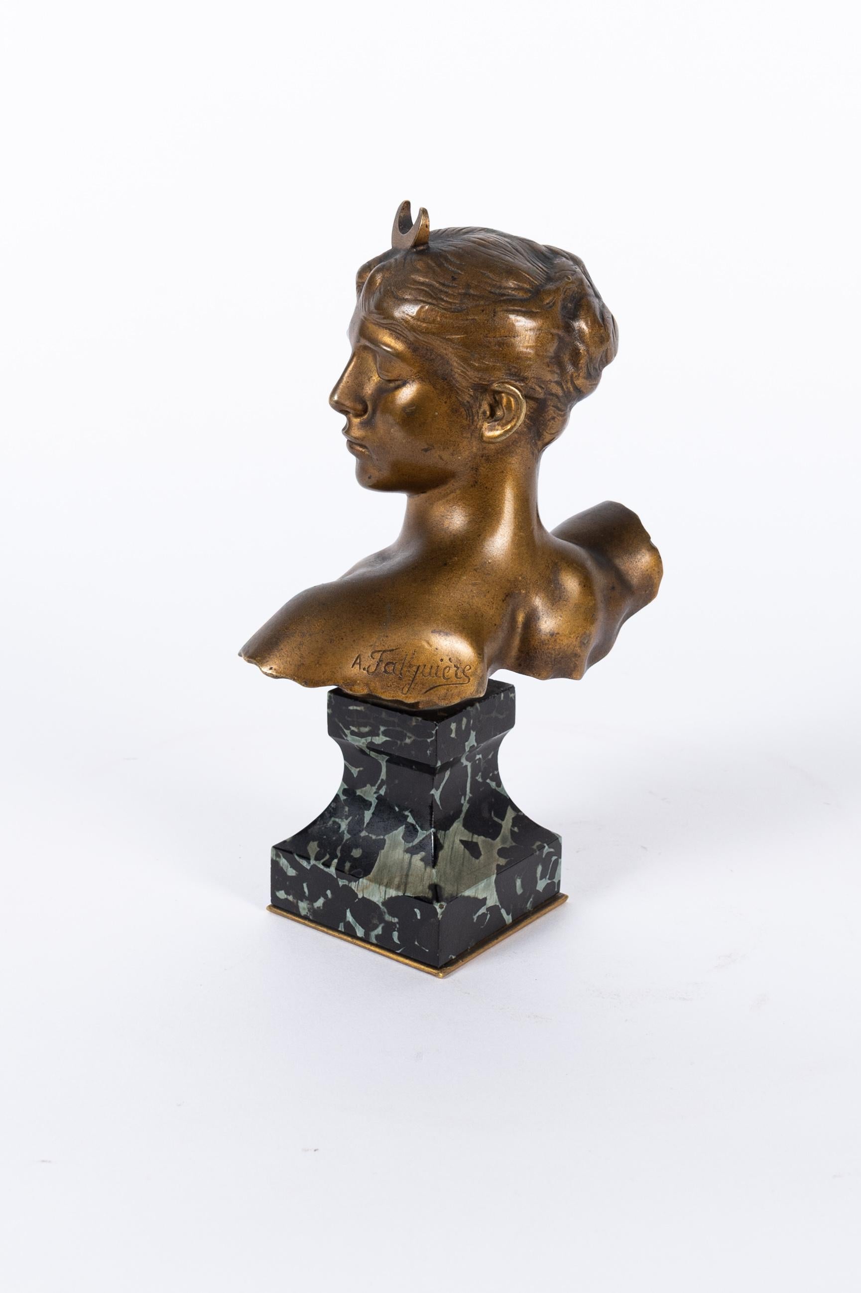 Statua in bronzo del XIX secolo di Diana, dea della caccia, di Alexandre Falguière In condizioni buone in vendita a Oostende, BE