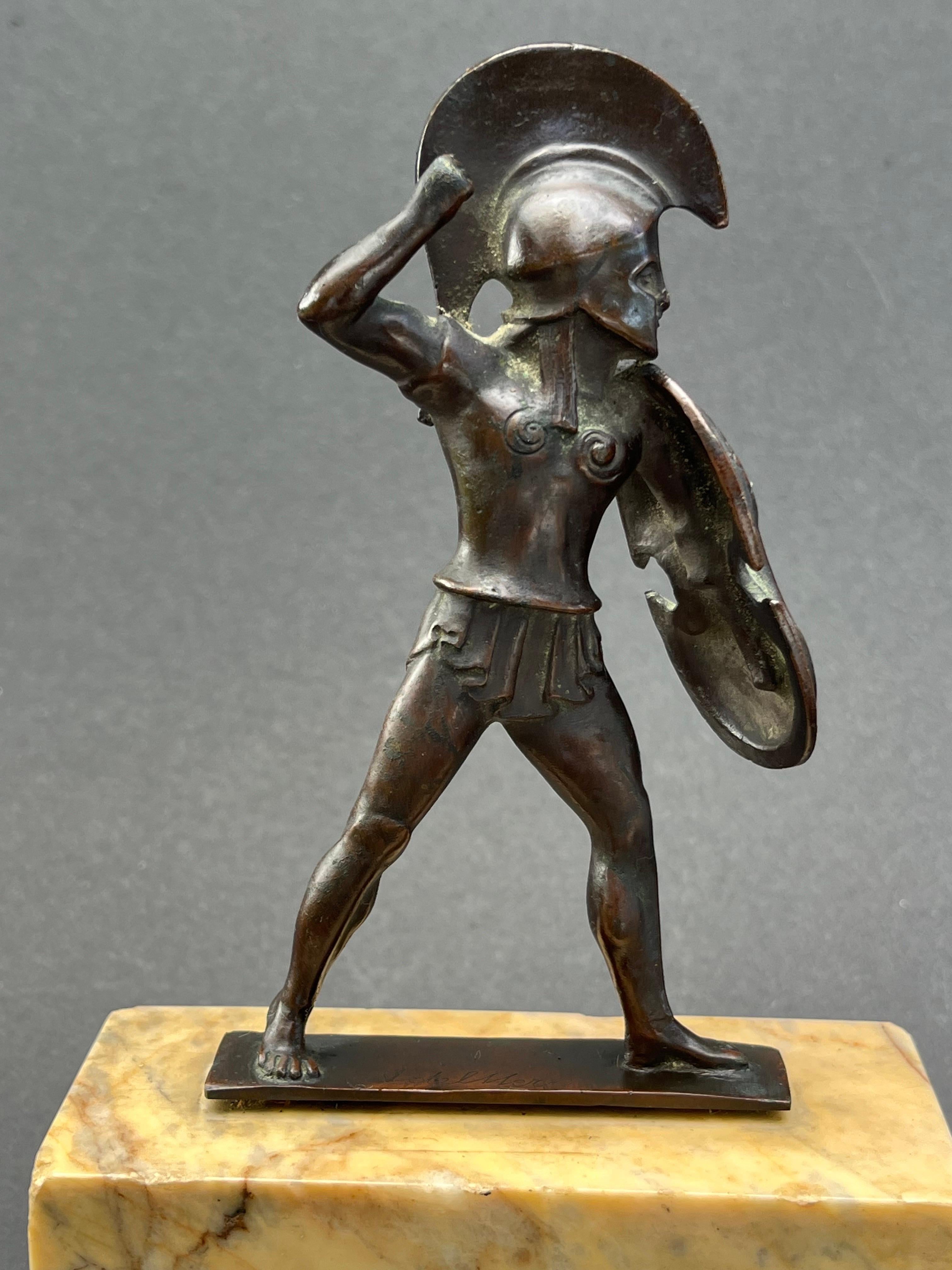 Statuetta in bronzo di Achille del 19° secolo dopo l'Antico in vendita 2