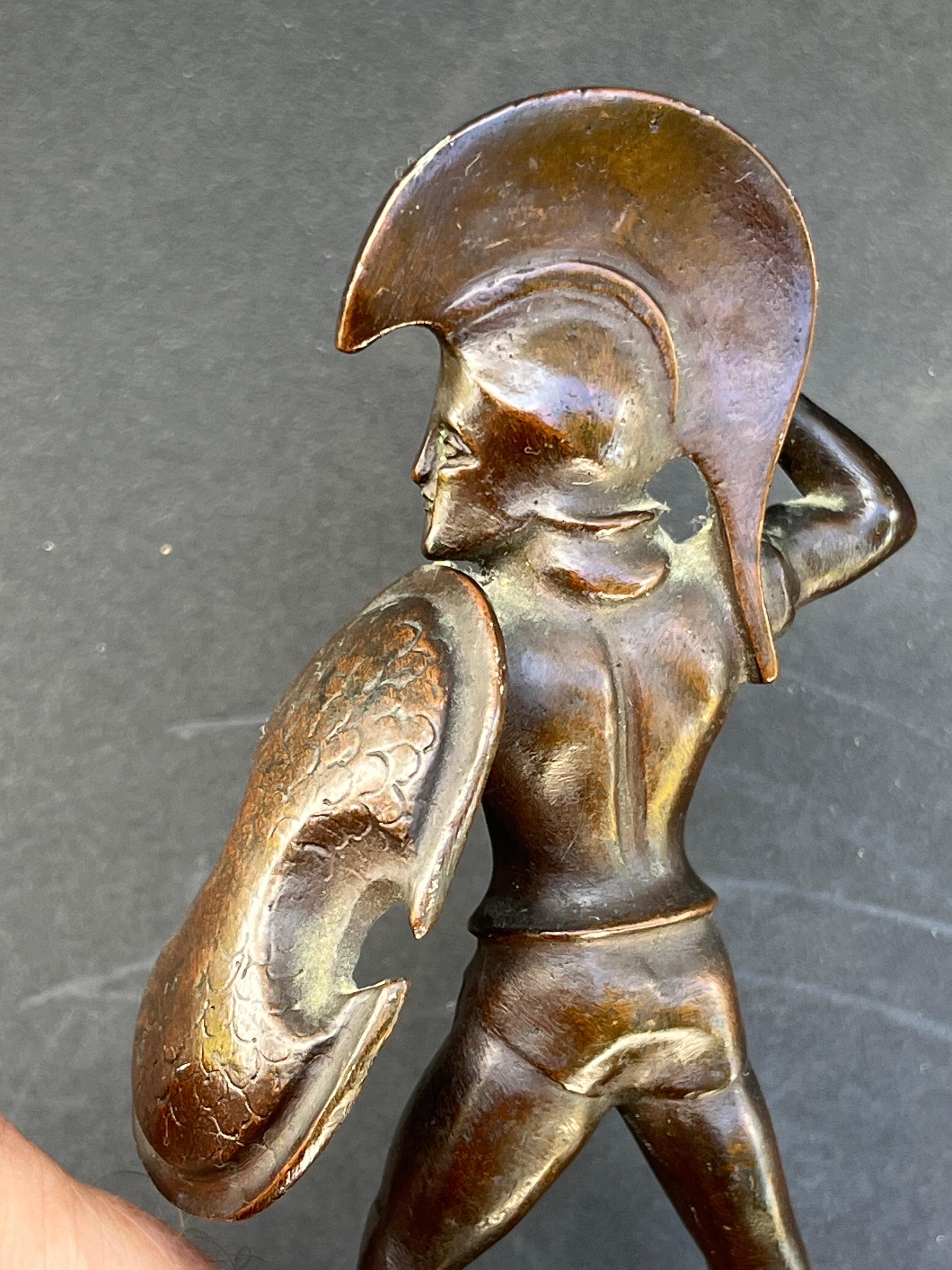 Bronzo Statuetta in bronzo di Achille del 19° secolo dopo l'Antico in vendita