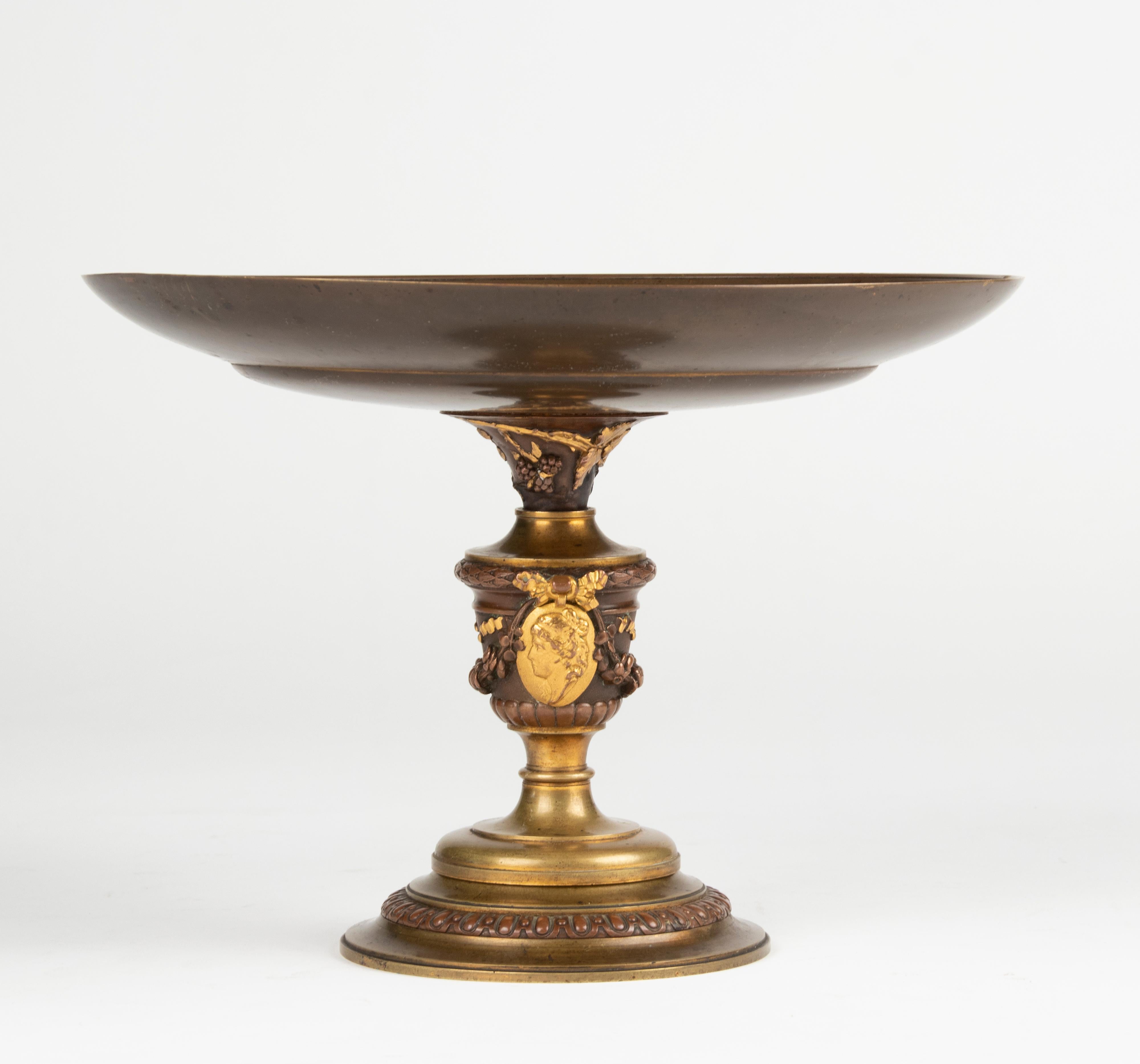 19th Century Bronze Tazza Dish, Casted by Oudry, Paris For Sale 7