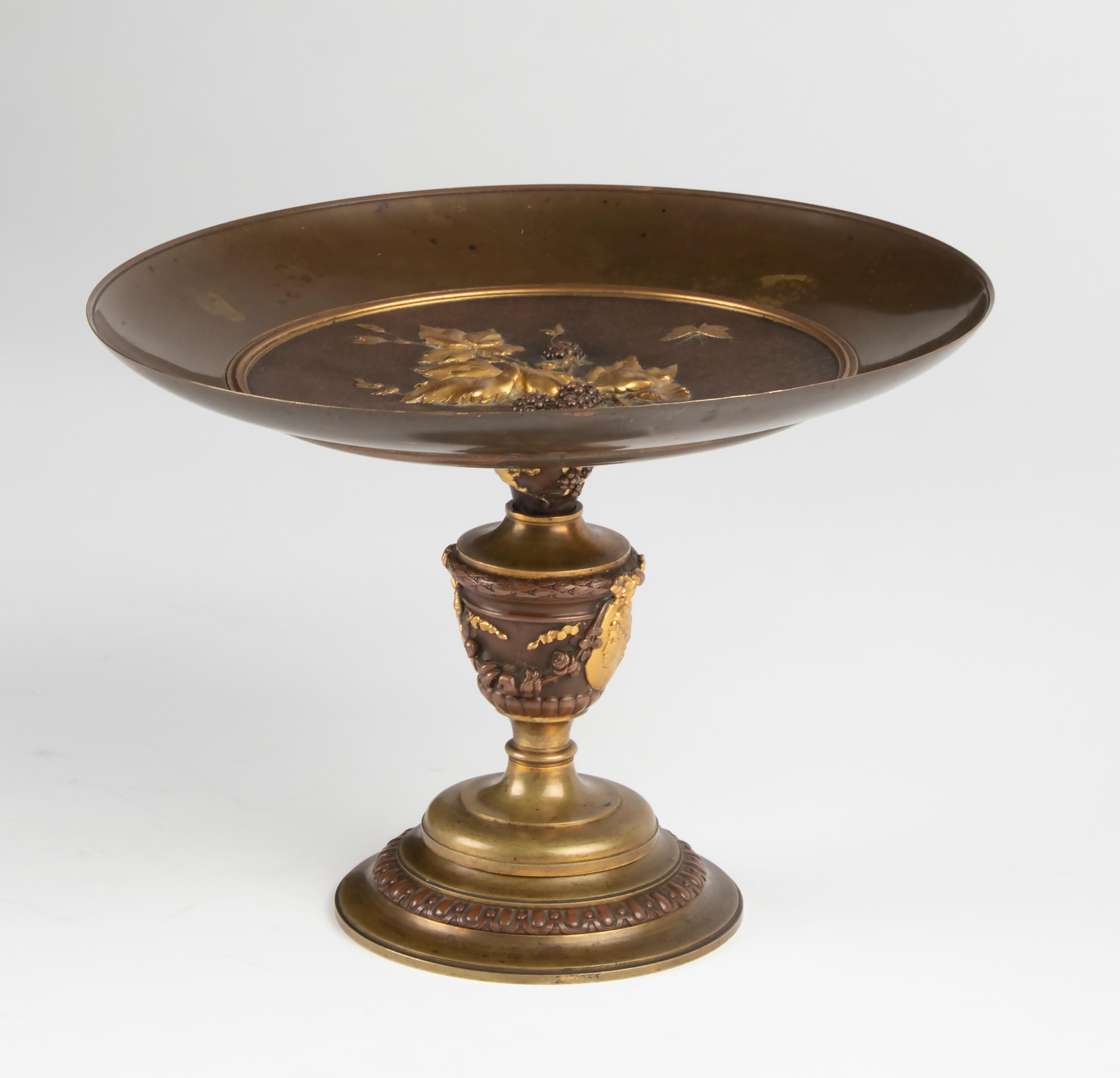 Louis XVI 19th Century Bronze Tazza Dish, Casted by Oudry, Paris For Sale