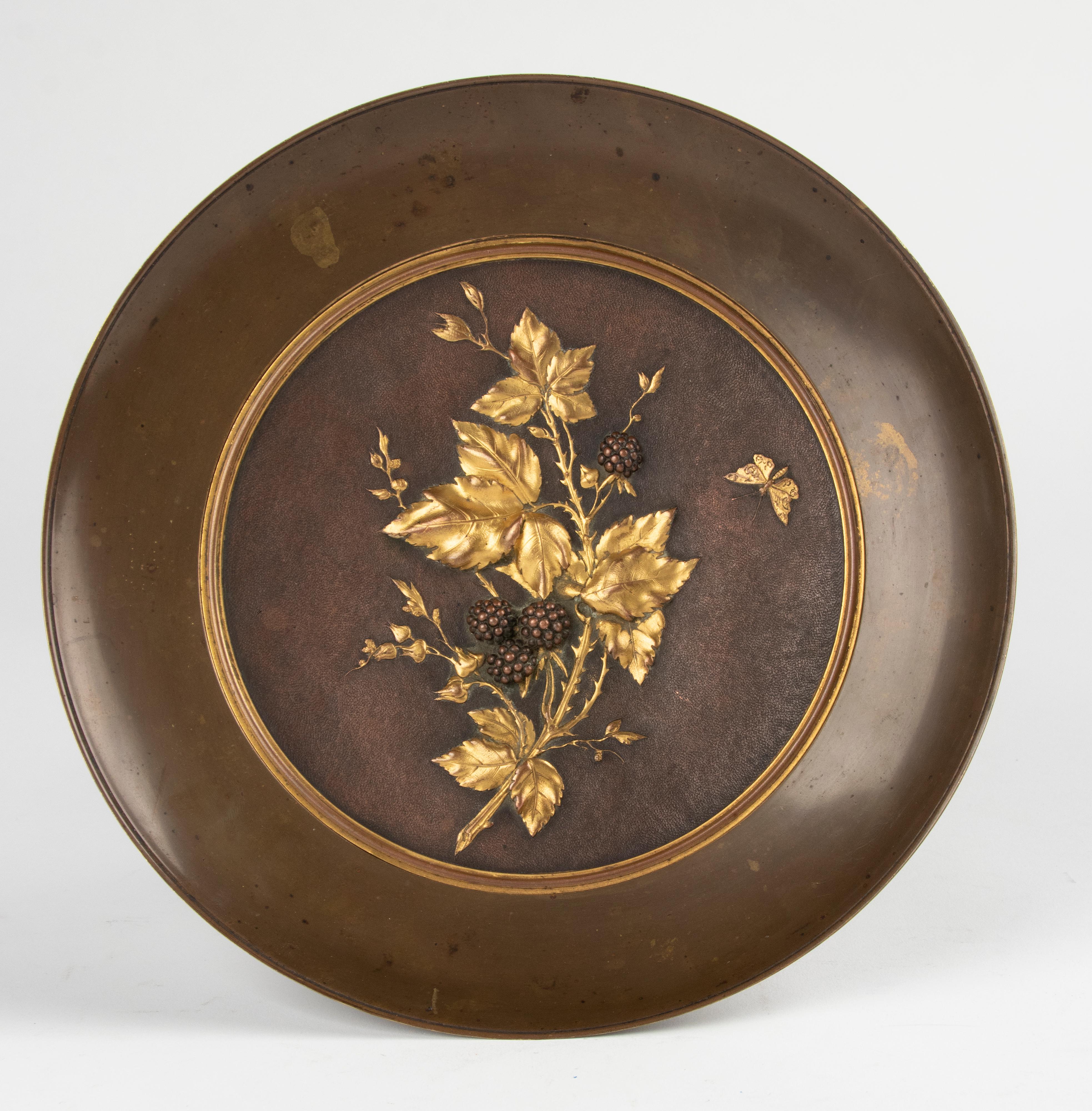 19th Century Bronze Tazza Dish, Casted by Oudry, Paris In Good Condition For Sale In Casteren, Noord-Brabant