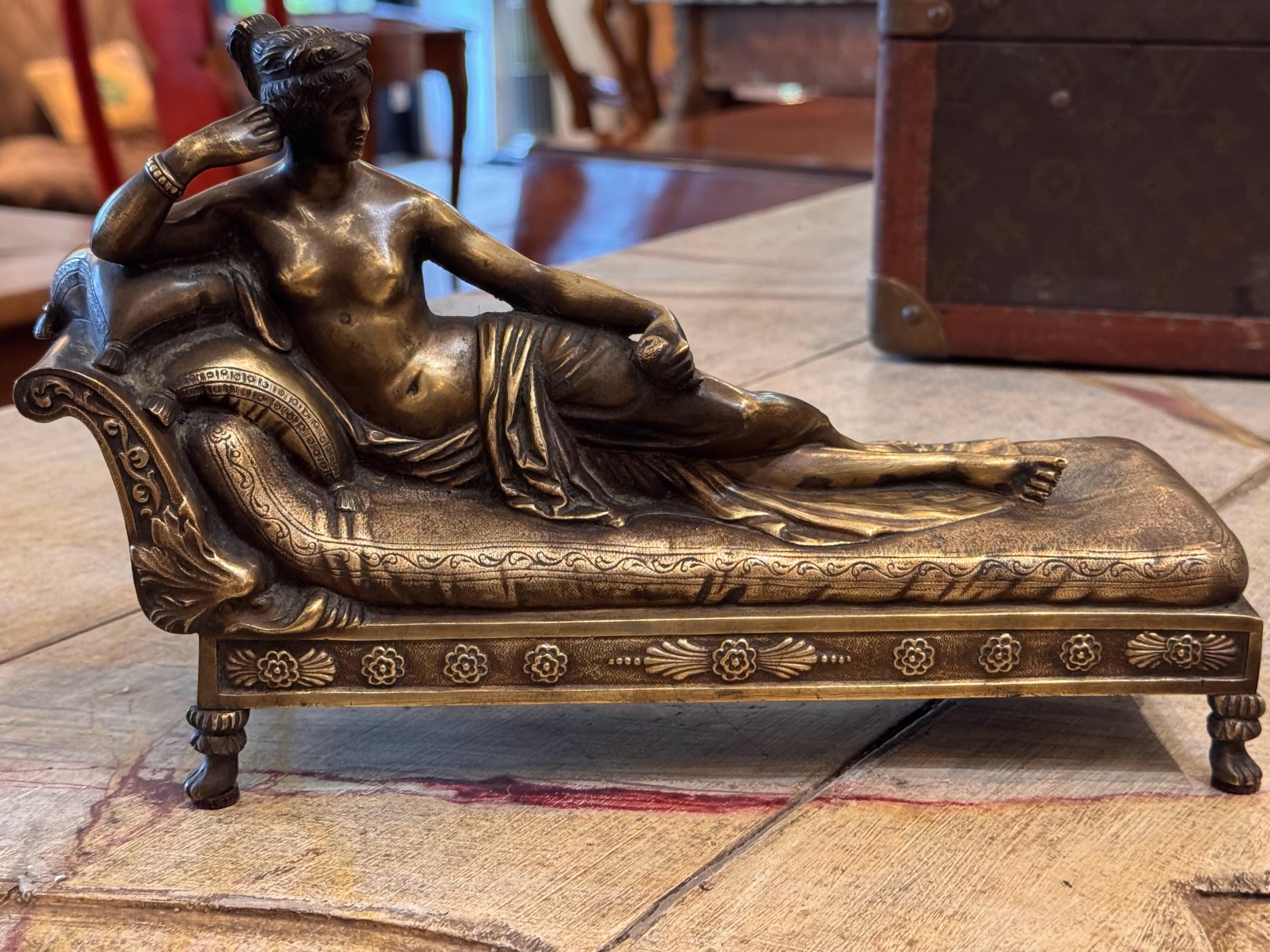 Bronzo reclinato di Venere. La fusione è molto dettagliata.