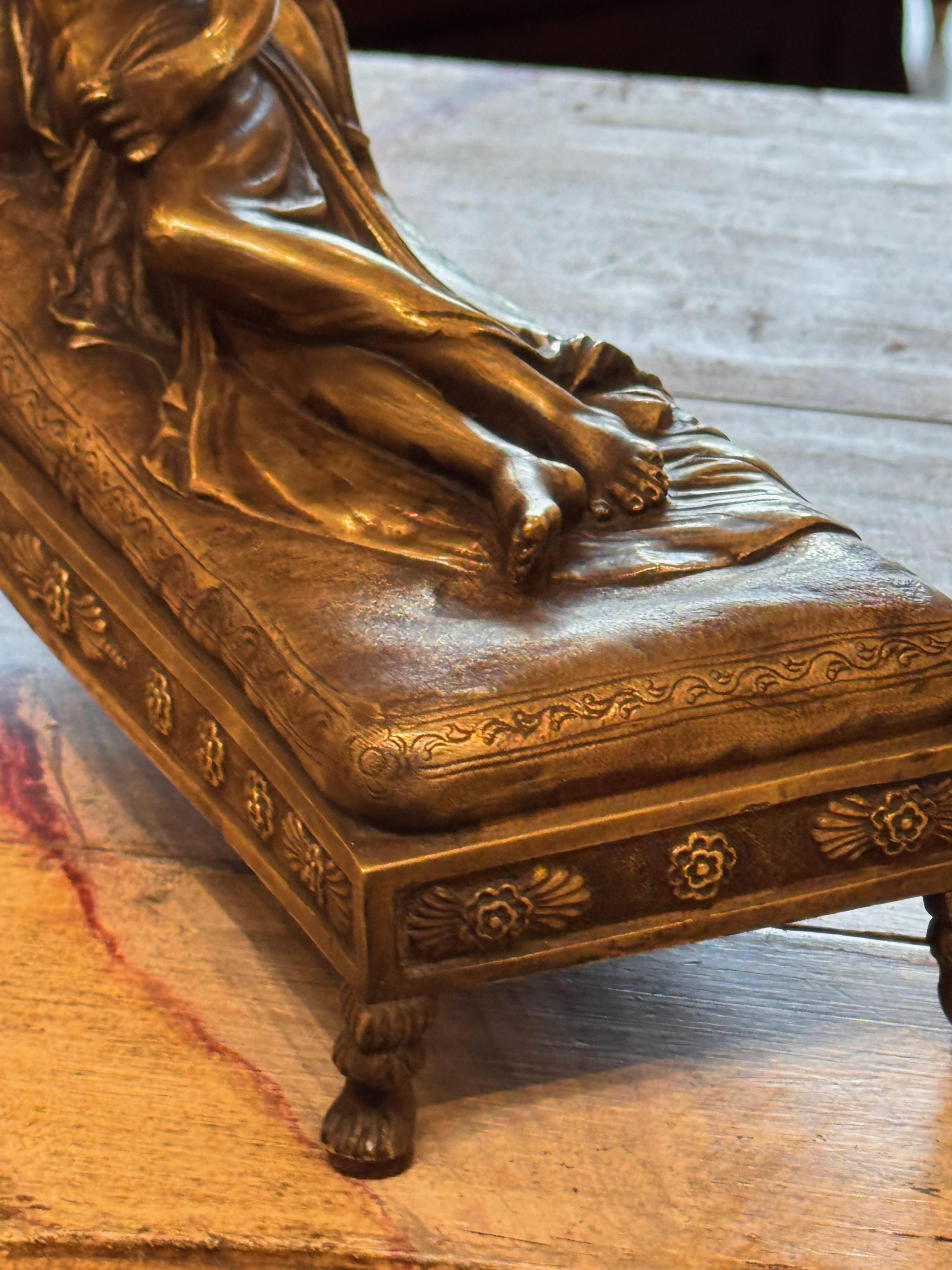 Scultura di Venere in bronzo del XIX secolo in vendita 2