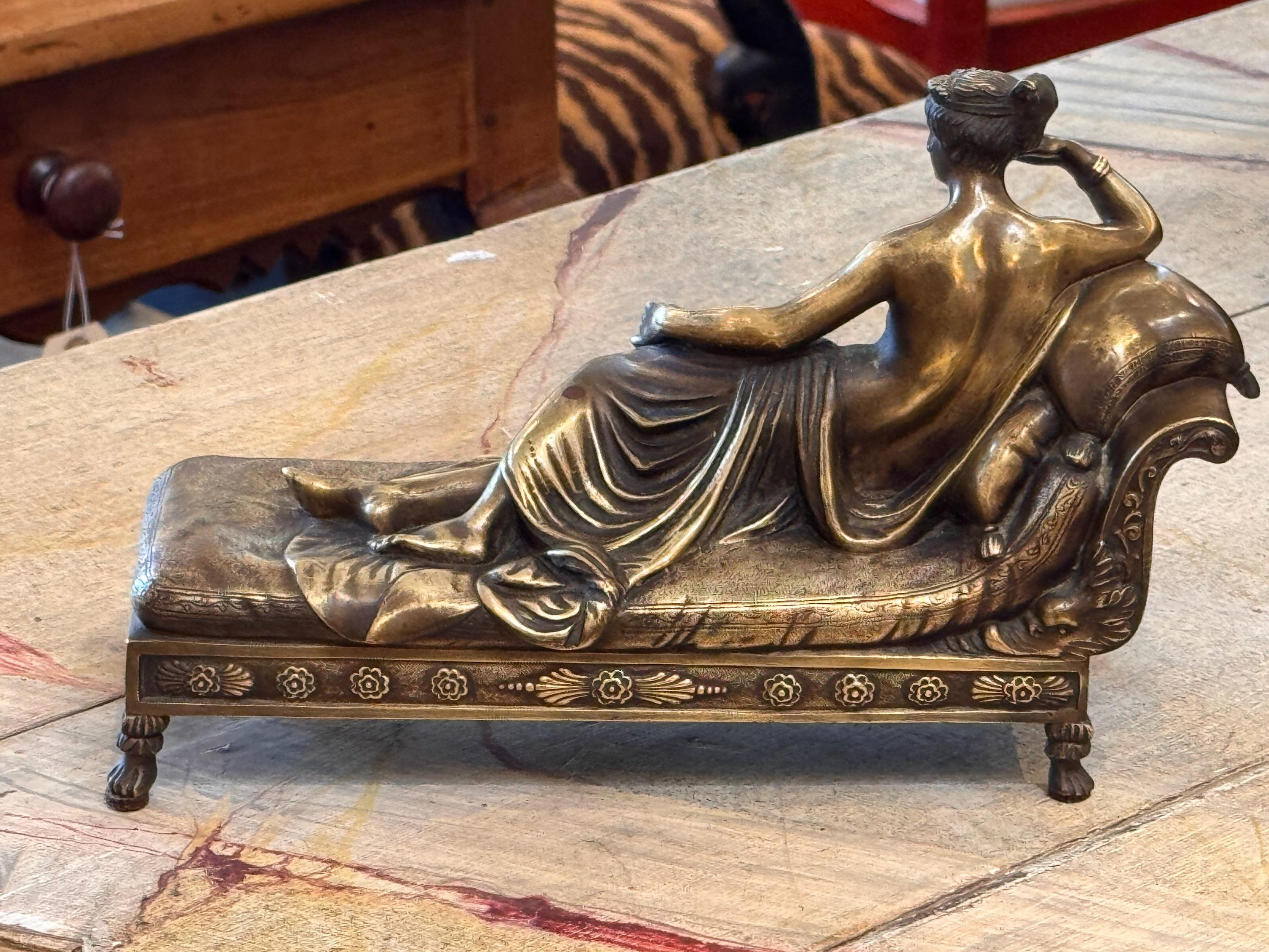 Scultura di Venere in bronzo del XIX secolo in vendita 3