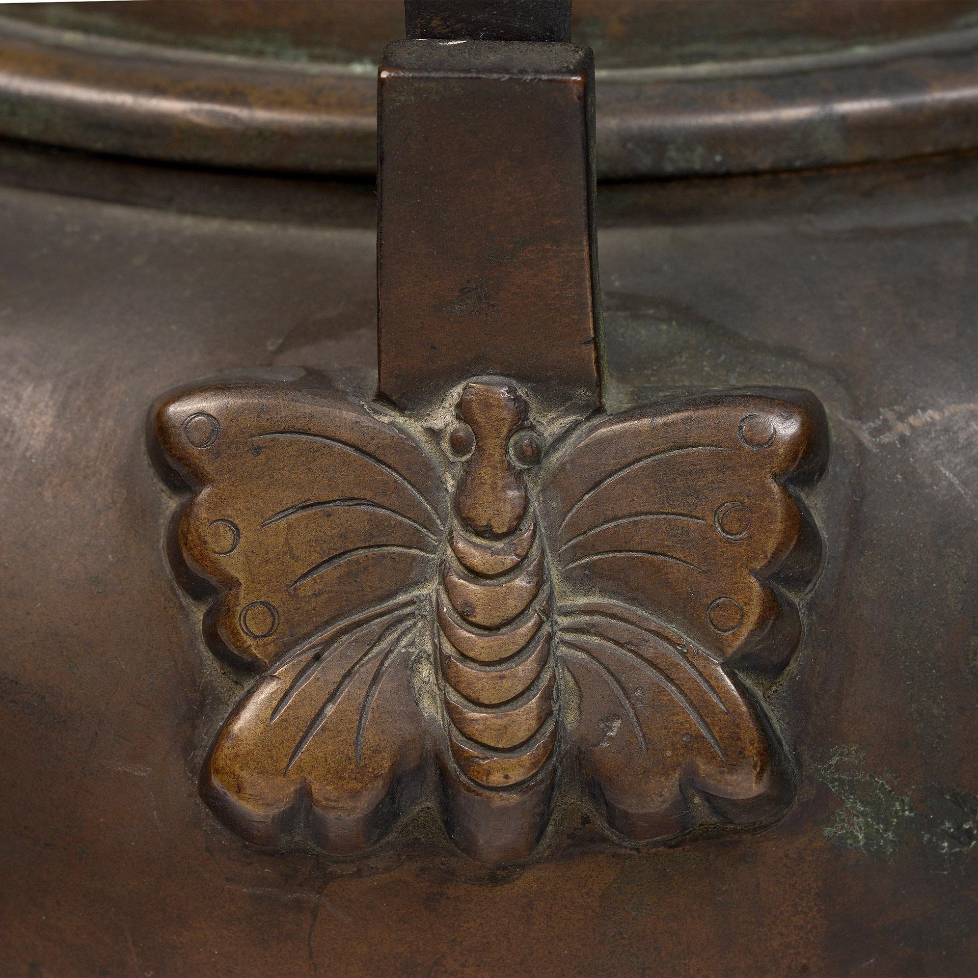 Bronze-Weißer Kaninchen-Handwärmer/Käfer aus dem 19. Jahrhundert, Japan (Stammeskunst) im Angebot
