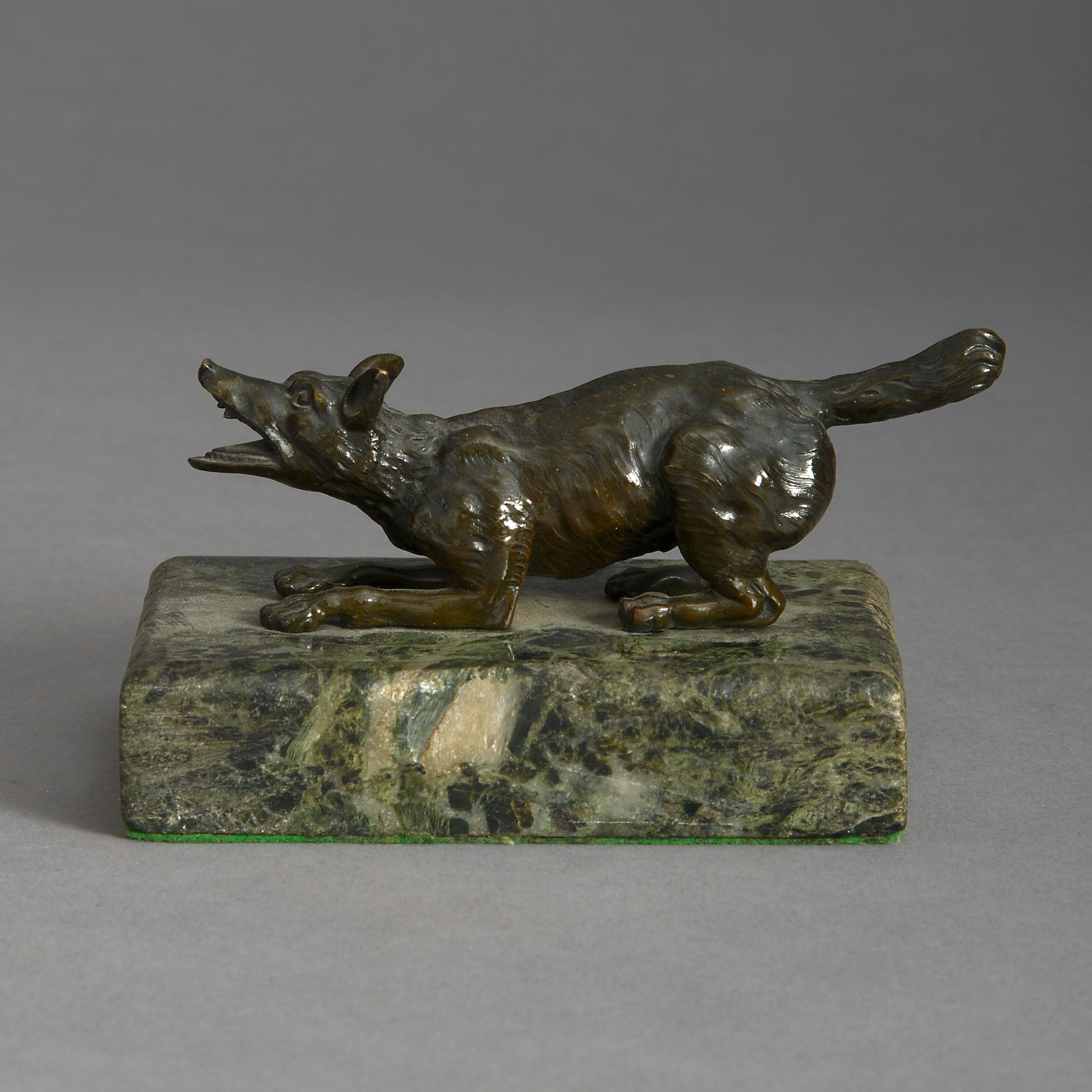 Grand Tour Sculpture de loup en bronze du 19ème siècle en vente