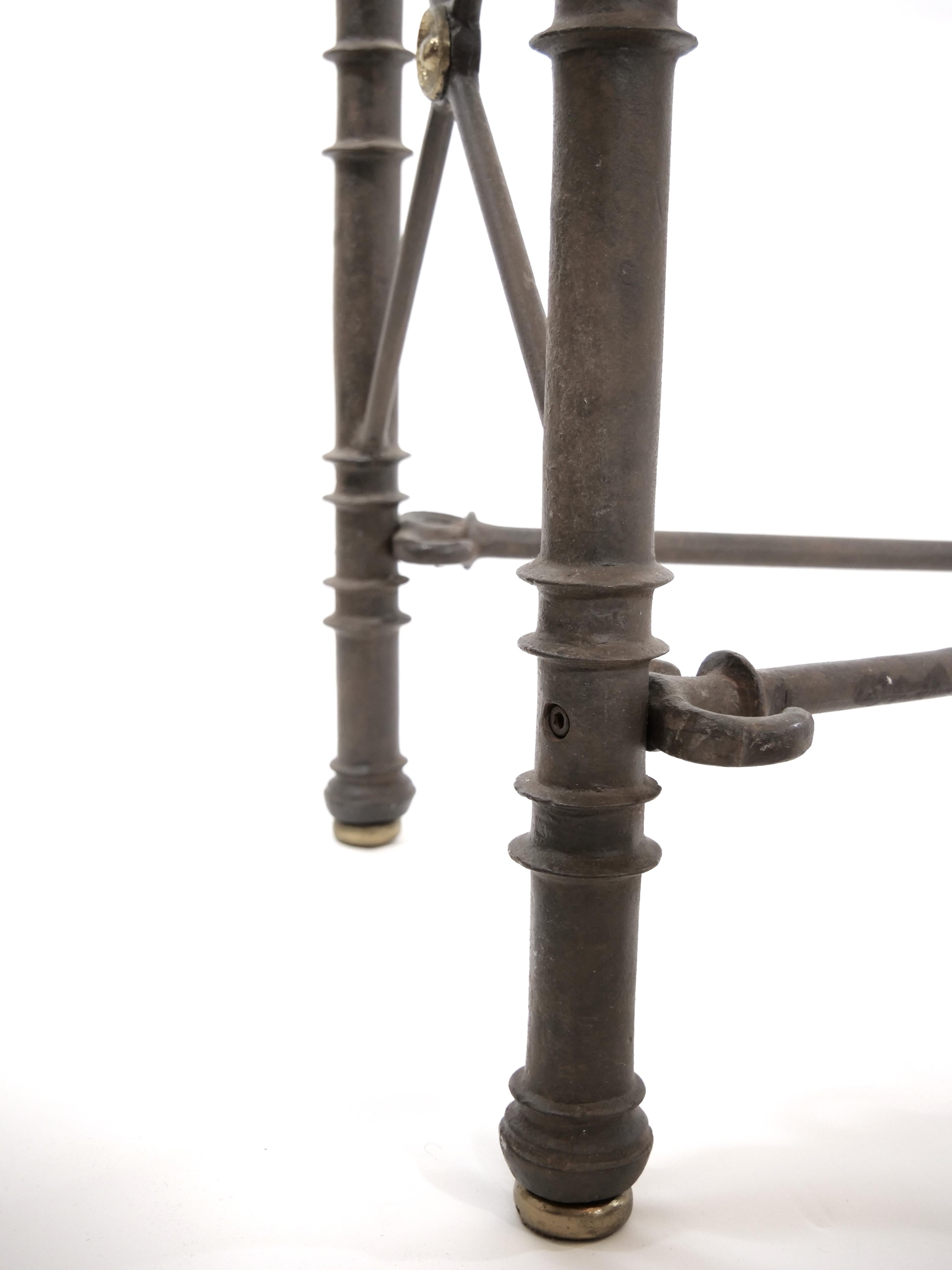 Table console du XIXe siècle en bronze et fer forgé/verre avec plateau en verre en vente 4