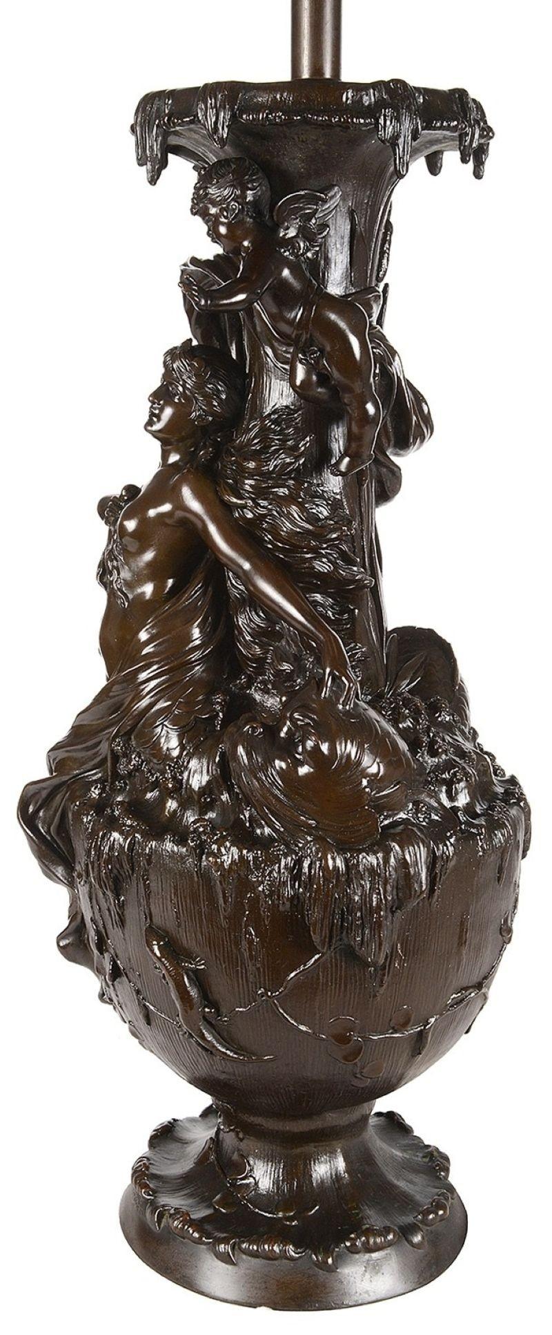 Bronzevase / Lampe der Göttin Amphitrite aus dem 19. Jahrhundert (Zink) im Angebot