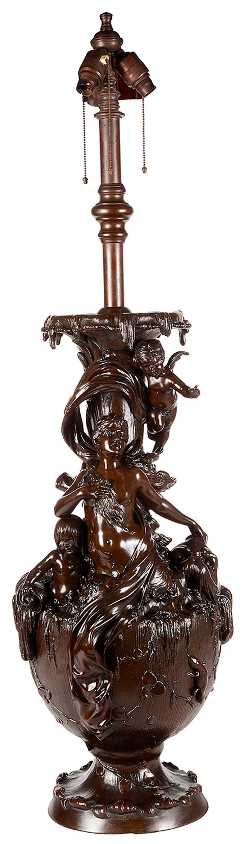 Vaso / Lampada della dea Anfitrite in bronzo del XIX secolo in vendita 1