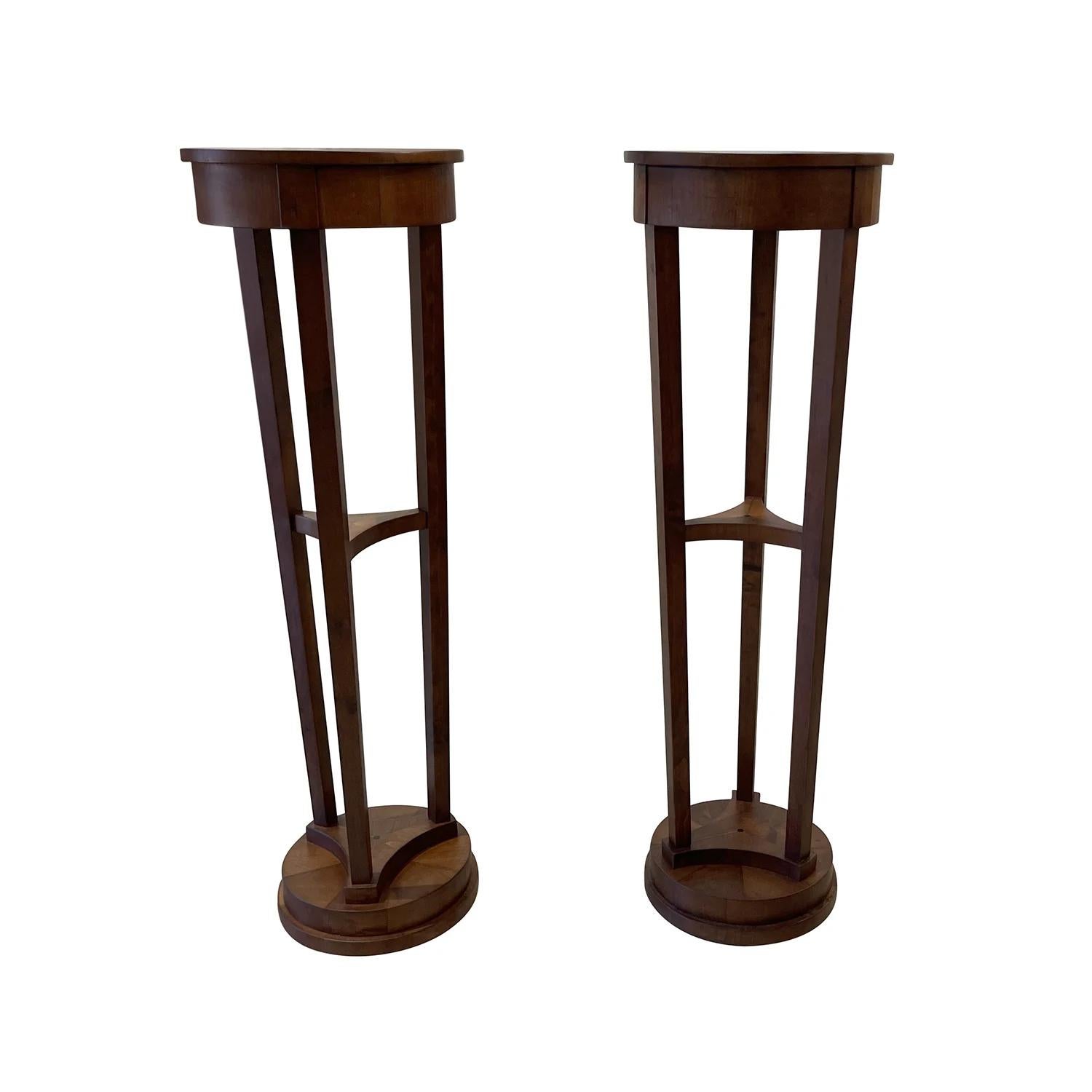 Biedermeier 19th Century French Empire Pair of Antique Polished Mahogany Pedestals For Sale
