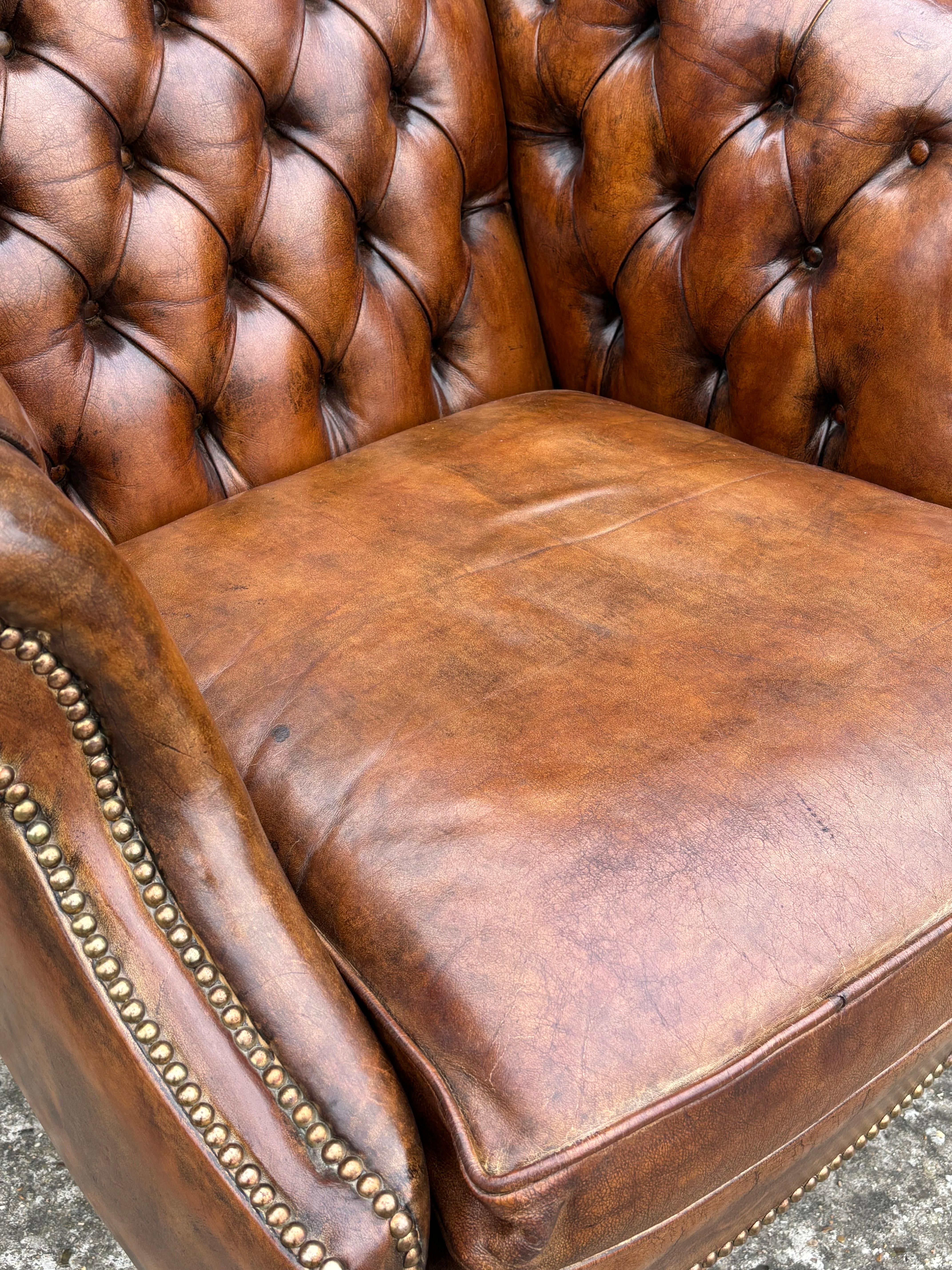 19th Century Brown Leather Club Armchair For Sale 2