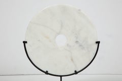 Disc bouddhiste du 19ème siècle « Symbol of Perfection », pierre blanche