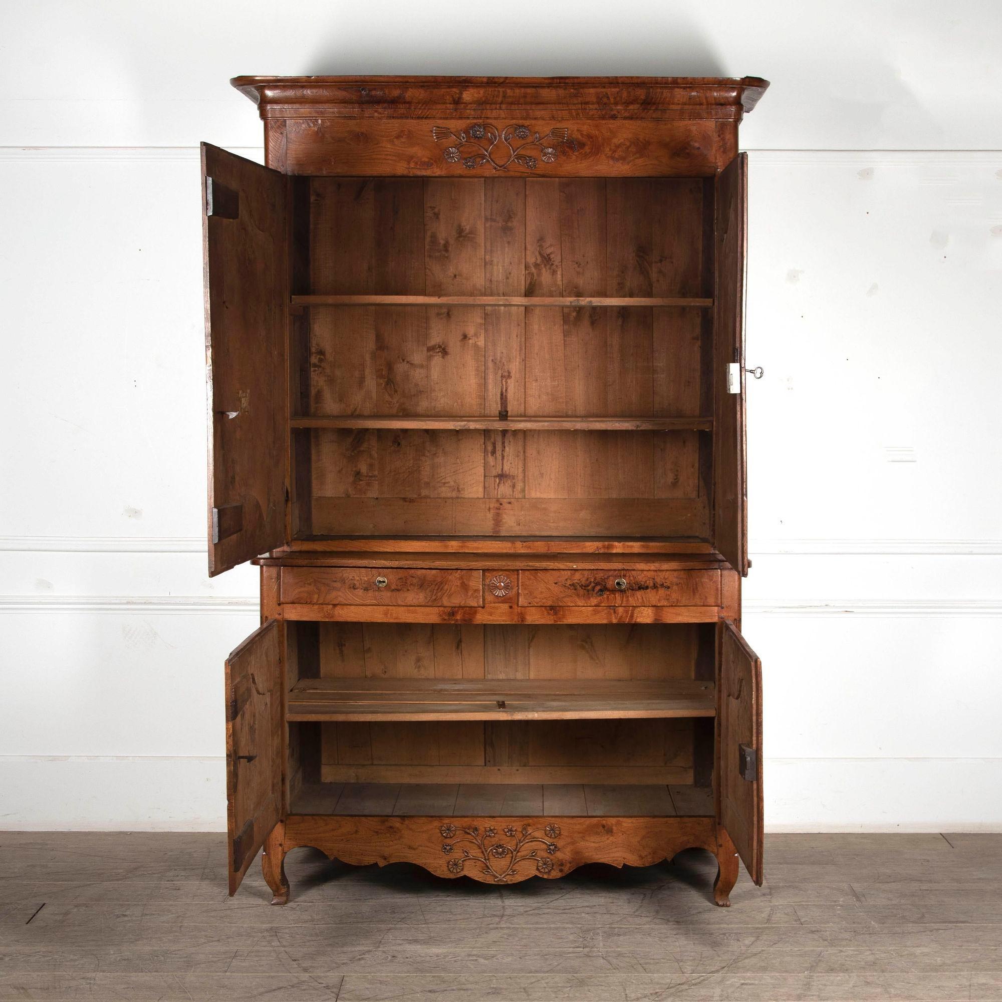 19th Century Buffet Deux Corps For Sale 2