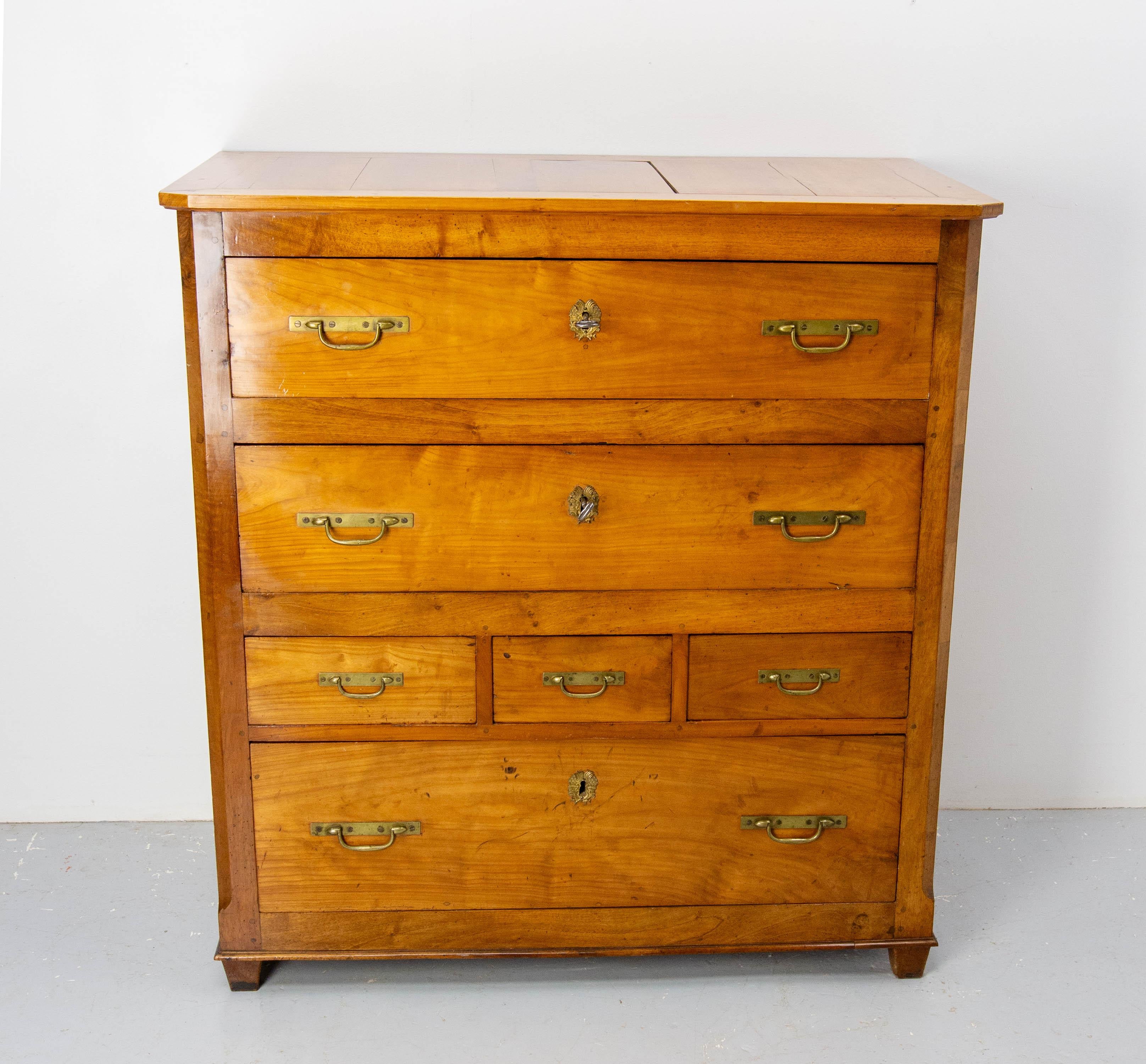 Antique buffet escritoire secretaire cabinet, made circa 1900
Desk very convenient to store and close in a room with several functions
A good quality centre work and writing table: the second top drawer of the cabinet opens to become the writing