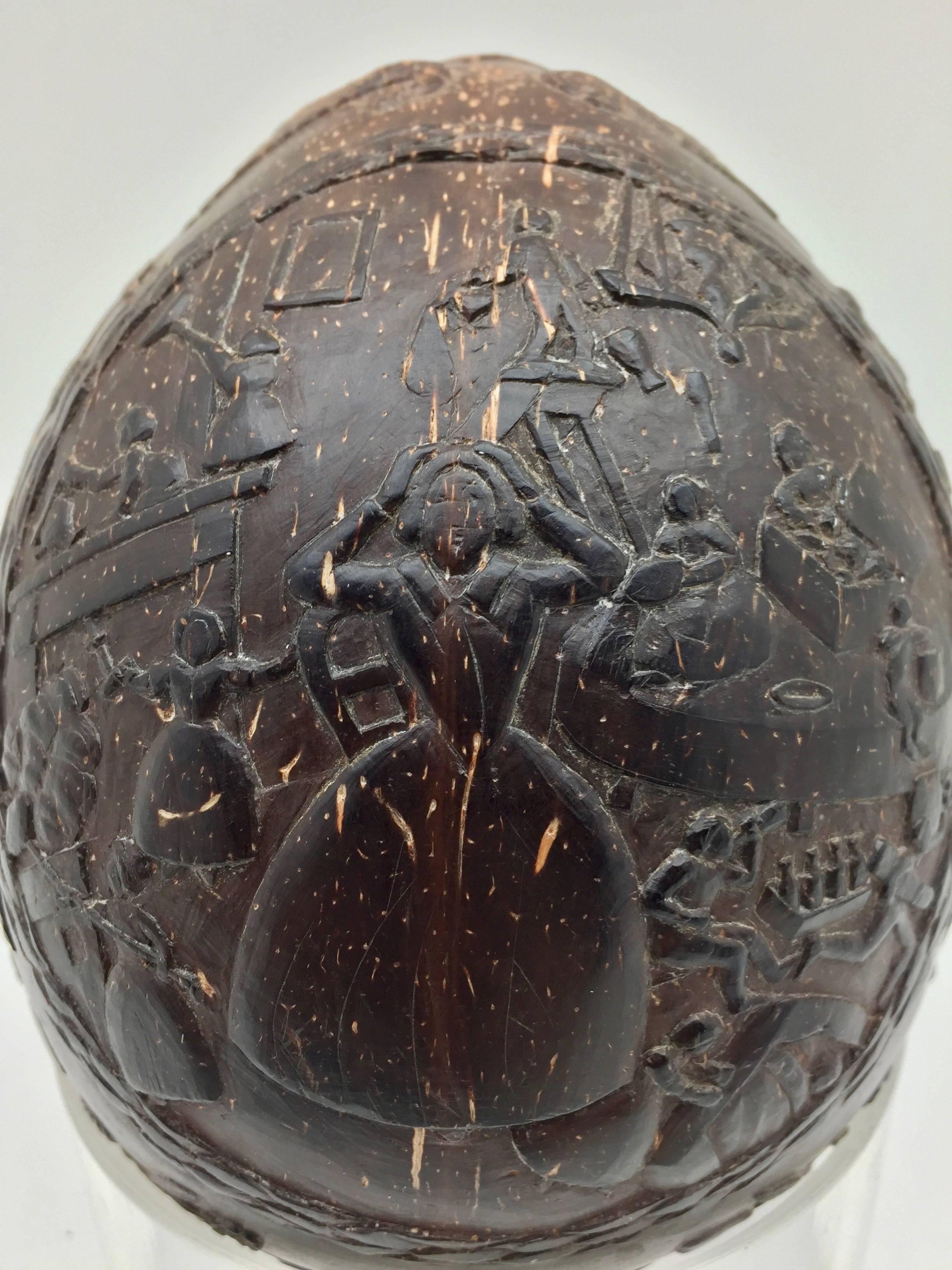 Grande noix de coco française sculptée 