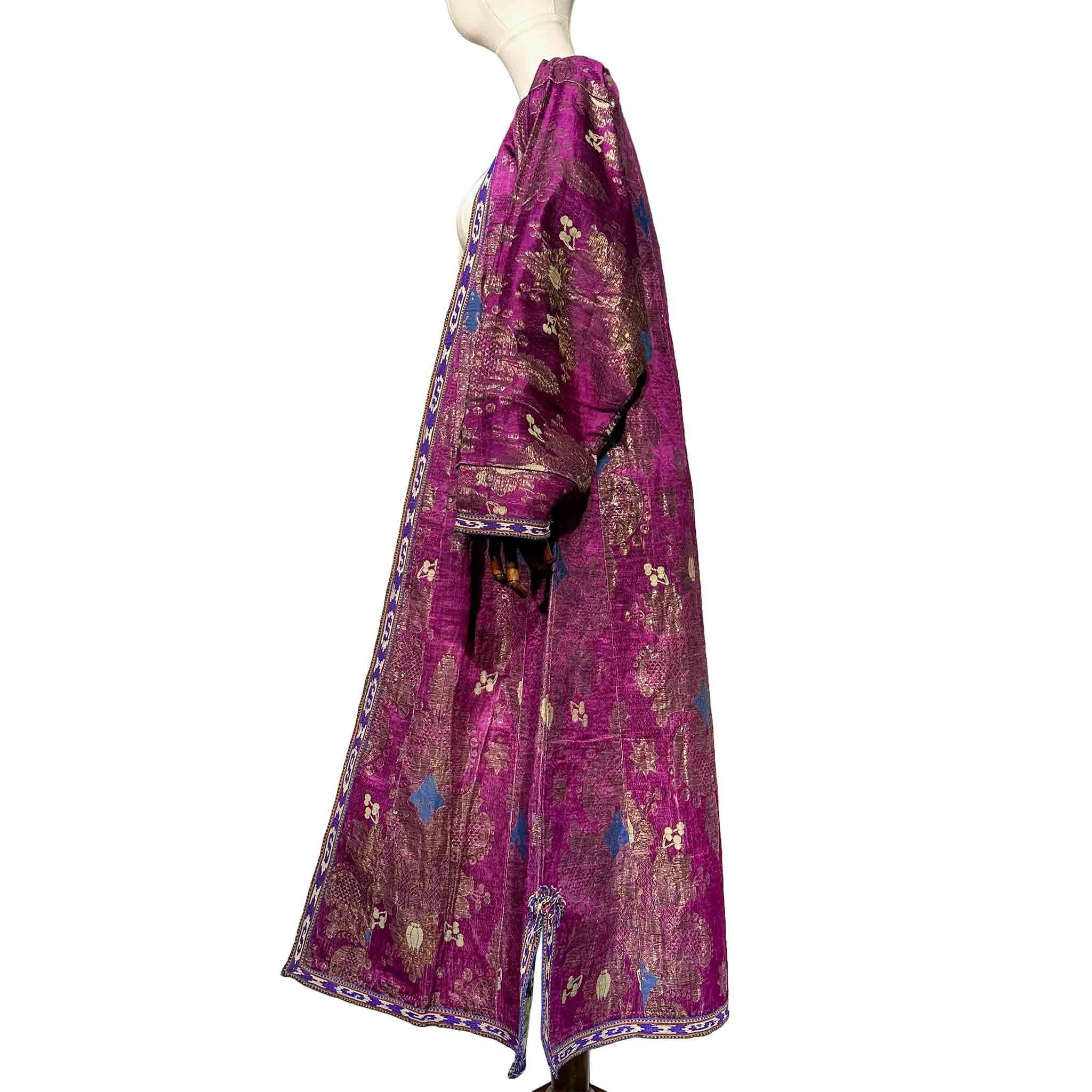 Tissage Robe de femme en brocart de soie de Boukhara du XIXe siècle en vente