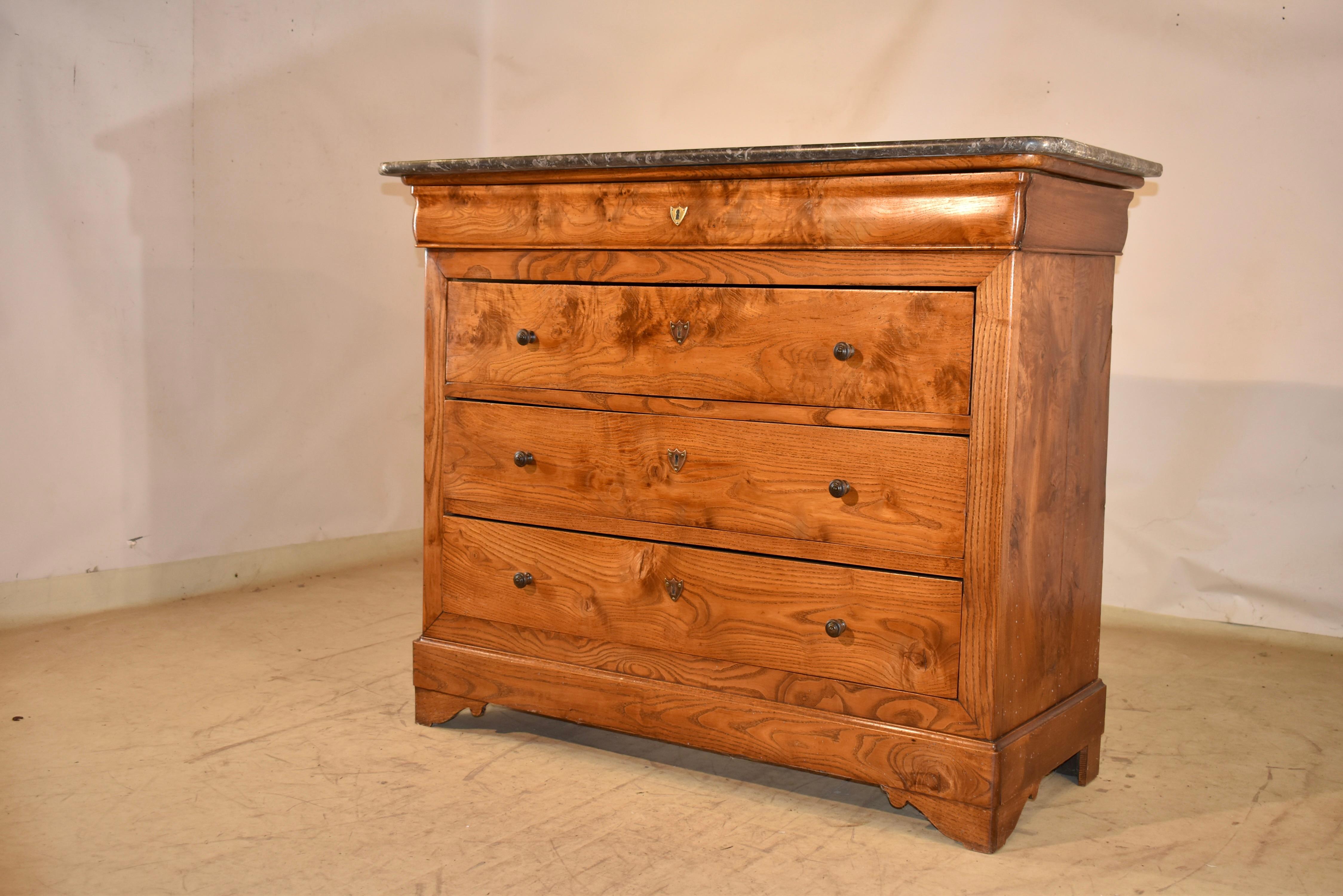 Cómoda de madera de fresno del siglo XIX procedente de Francia en Bueno estado para la venta en High Point, NC