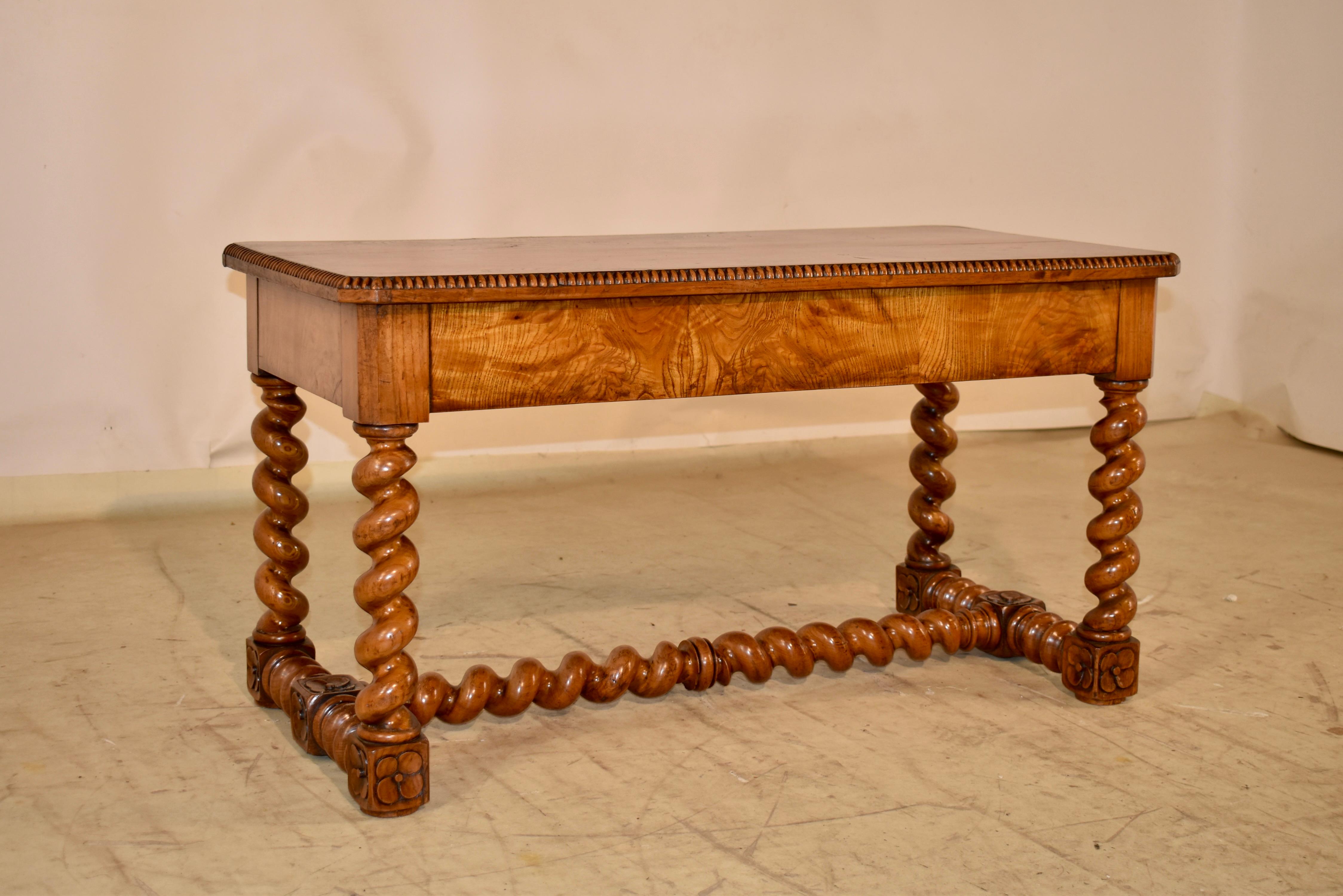 Couchtisch aus Ulmenwurzelholz aus Frankreich im 19. (Ulmenholz) im Angebot