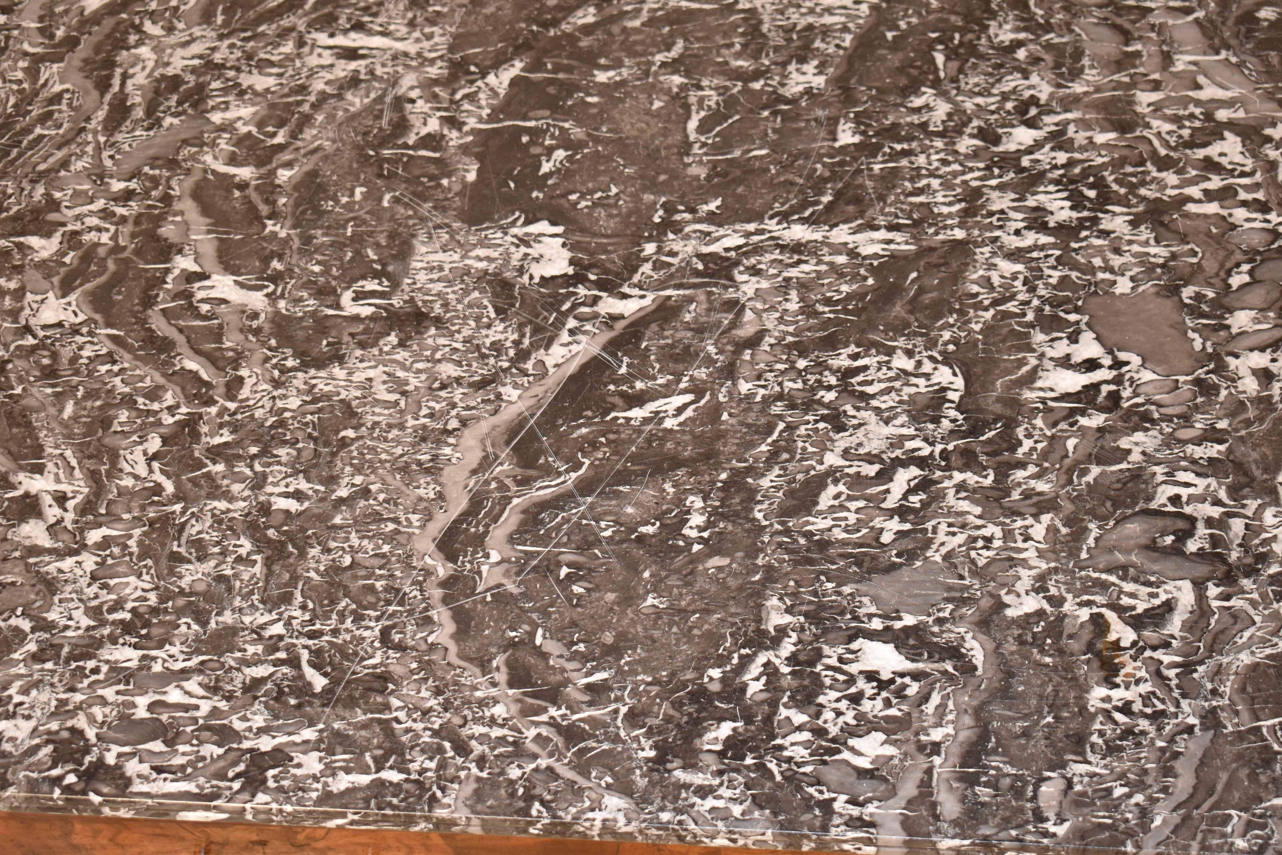 Commode in radica di noce del XIX secolo proveniente dalla Francia in vendita 5