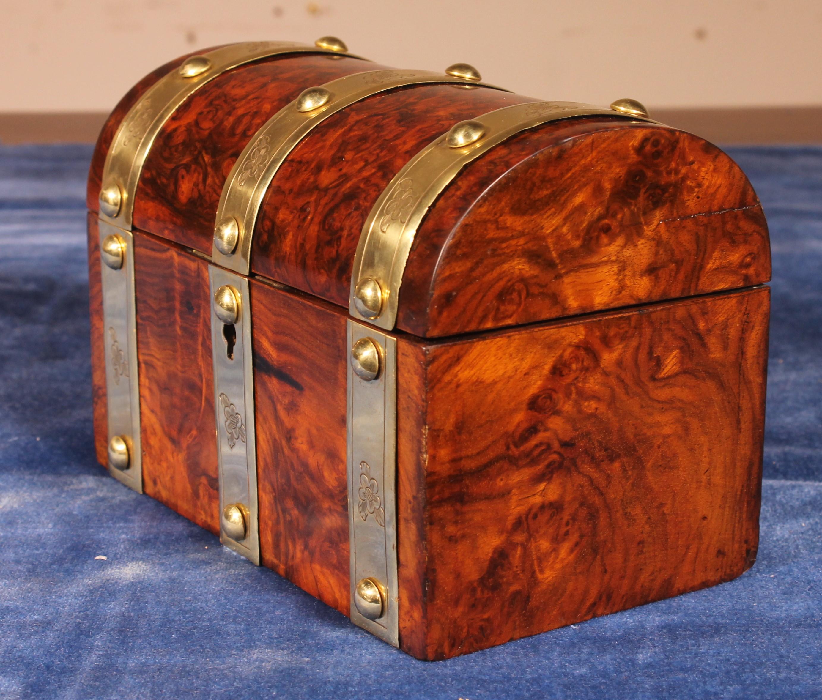 19th Century Burl Walnut Tea Box For Sale 6