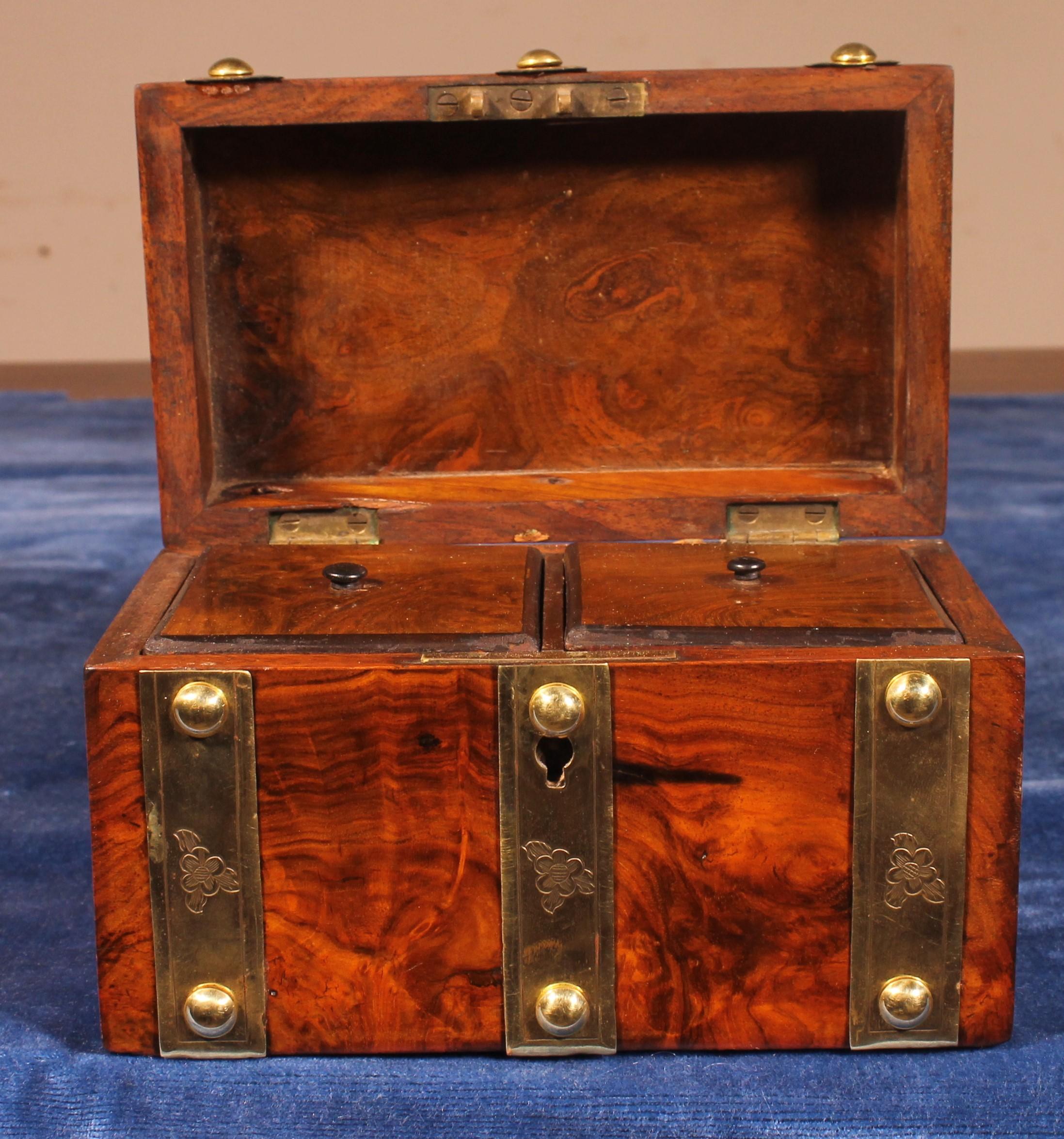 Victorian 19th Century Burl Walnut Tea Box For Sale