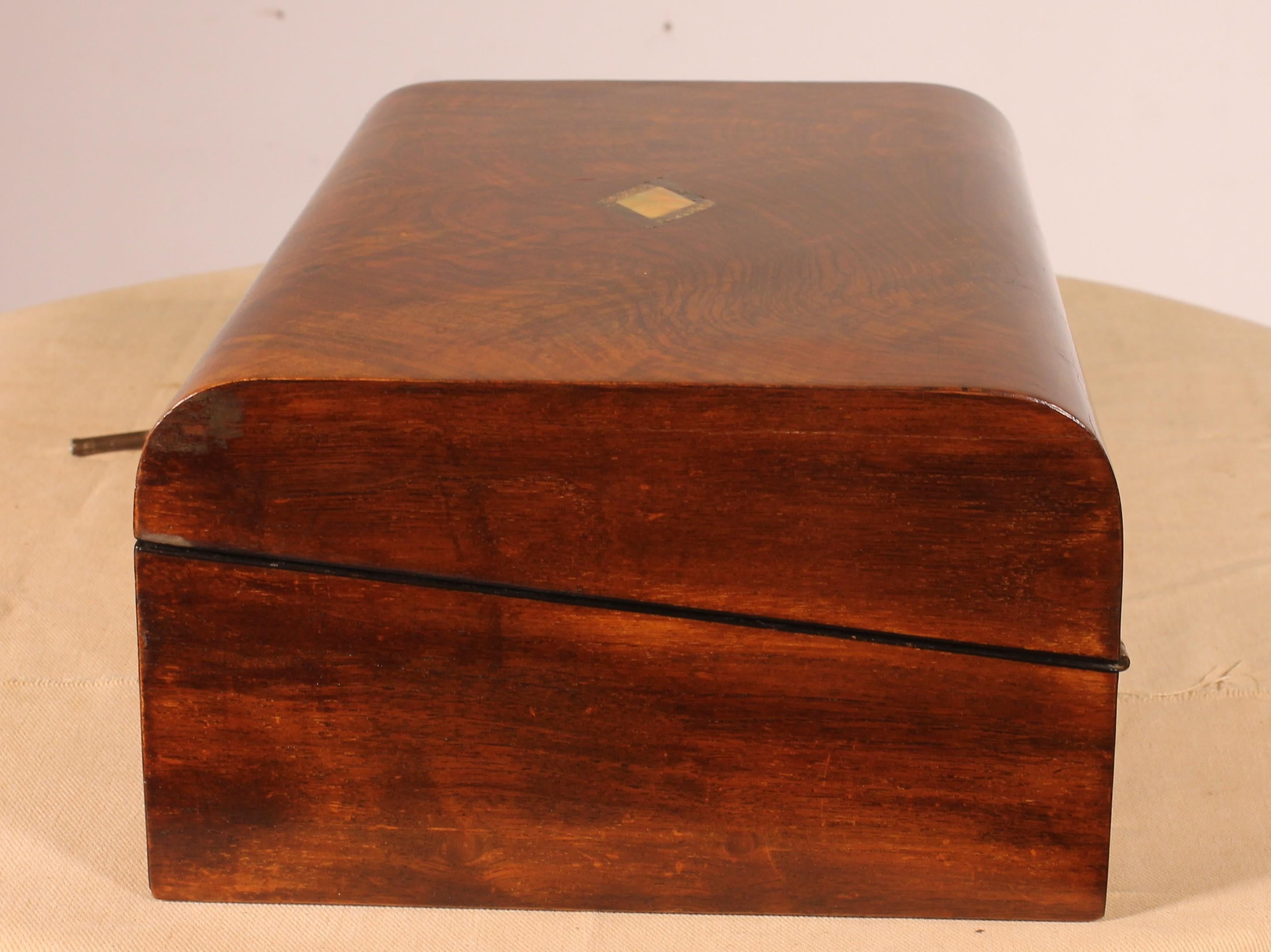 19. Jahrhundert Wurzelholz Schreibpult im Zustand „Gut“ im Angebot in Brussels, Brussels