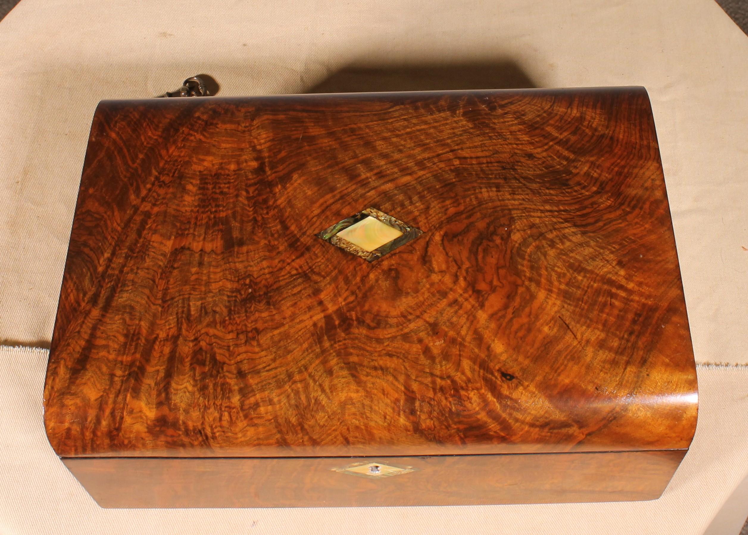 19. Jahrhundert Wurzelholz Schreibpult im Angebot 2