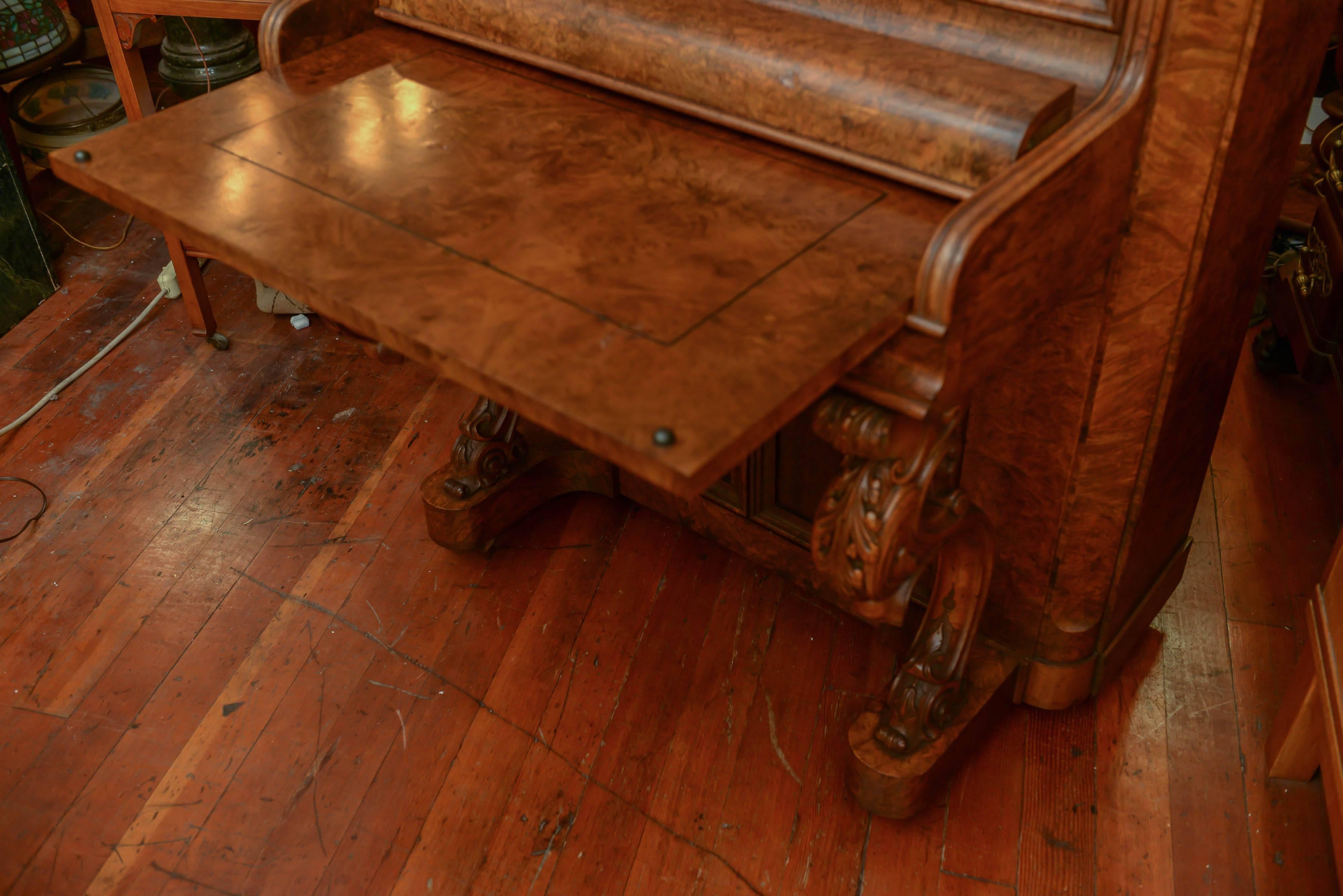 Rococo Revival 19th Century Burled Walnut Spinet Desk