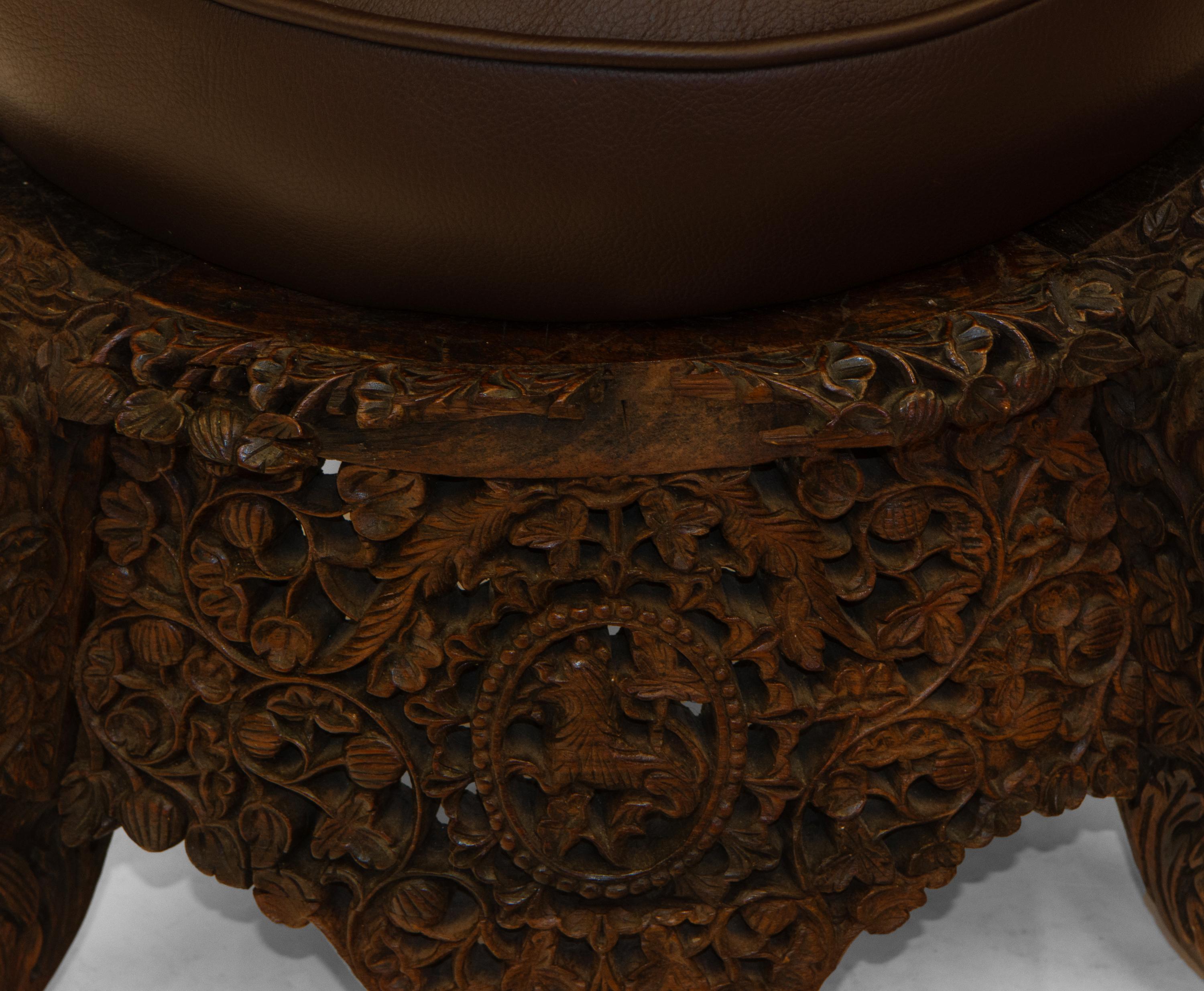 Chaise d'appoint birmane anglo-indienne sculptée à haut dossier du 19ème siècle en vente 12