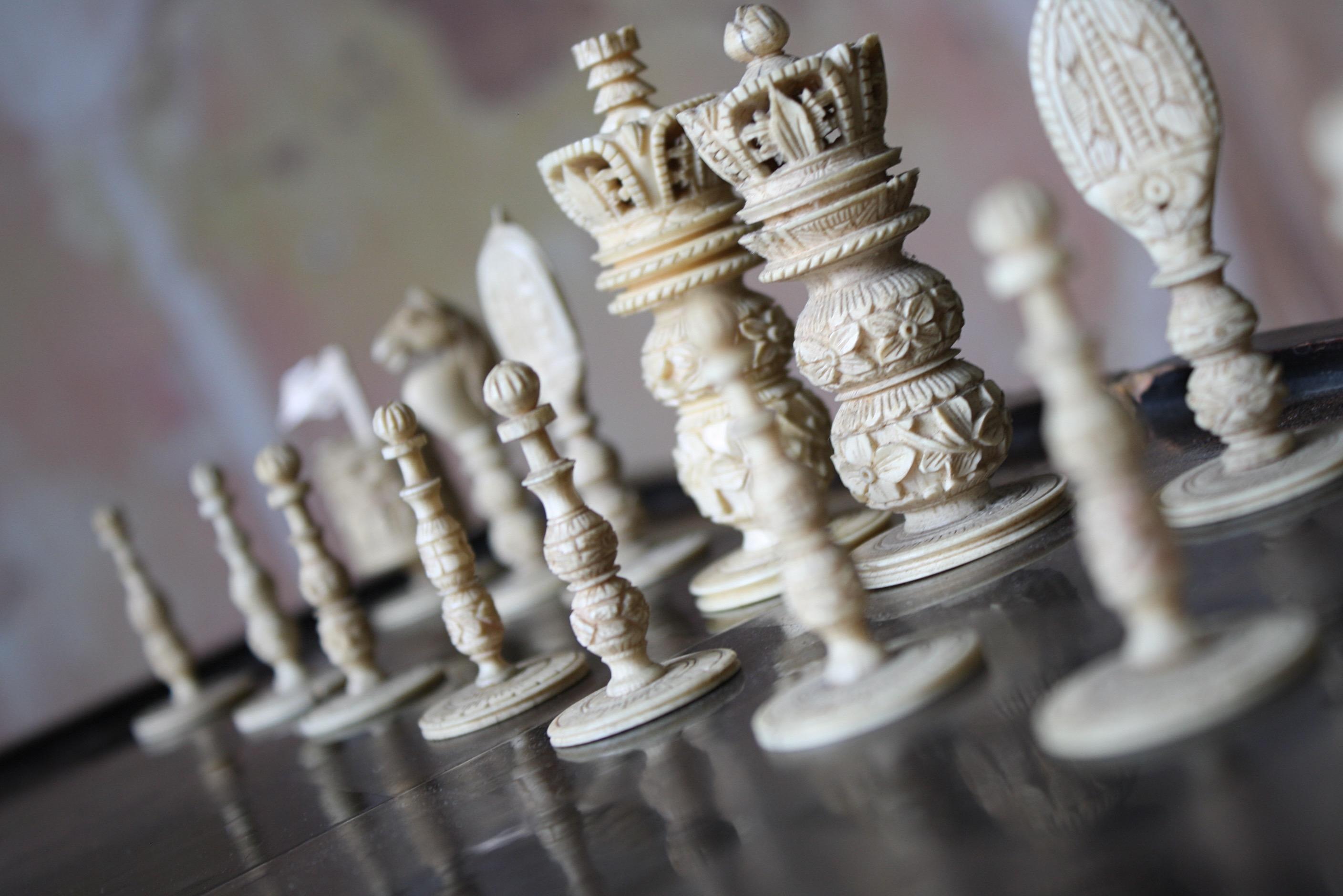 19th Century Burmese Chess Set & Chinese Export Gilt & Lacquered Board 5