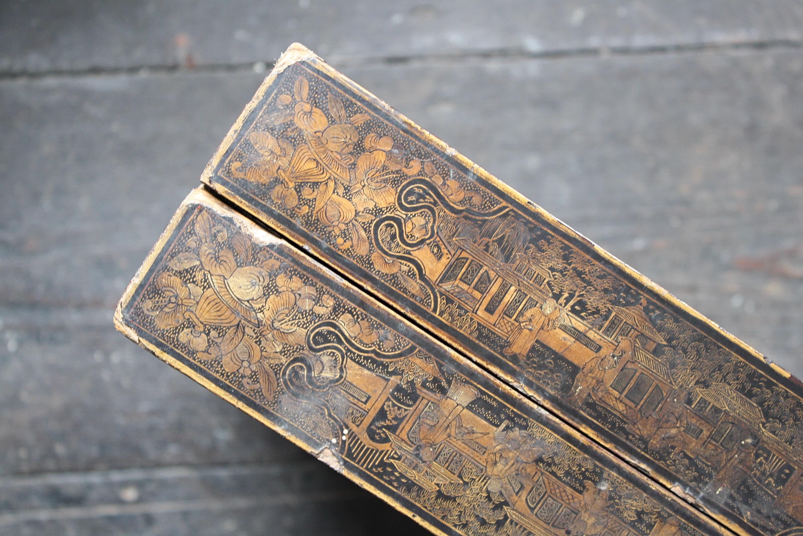 Ensemble d'échecs birmans et planche laquée et dorée d'exportation chinoise du 19e siècle 10