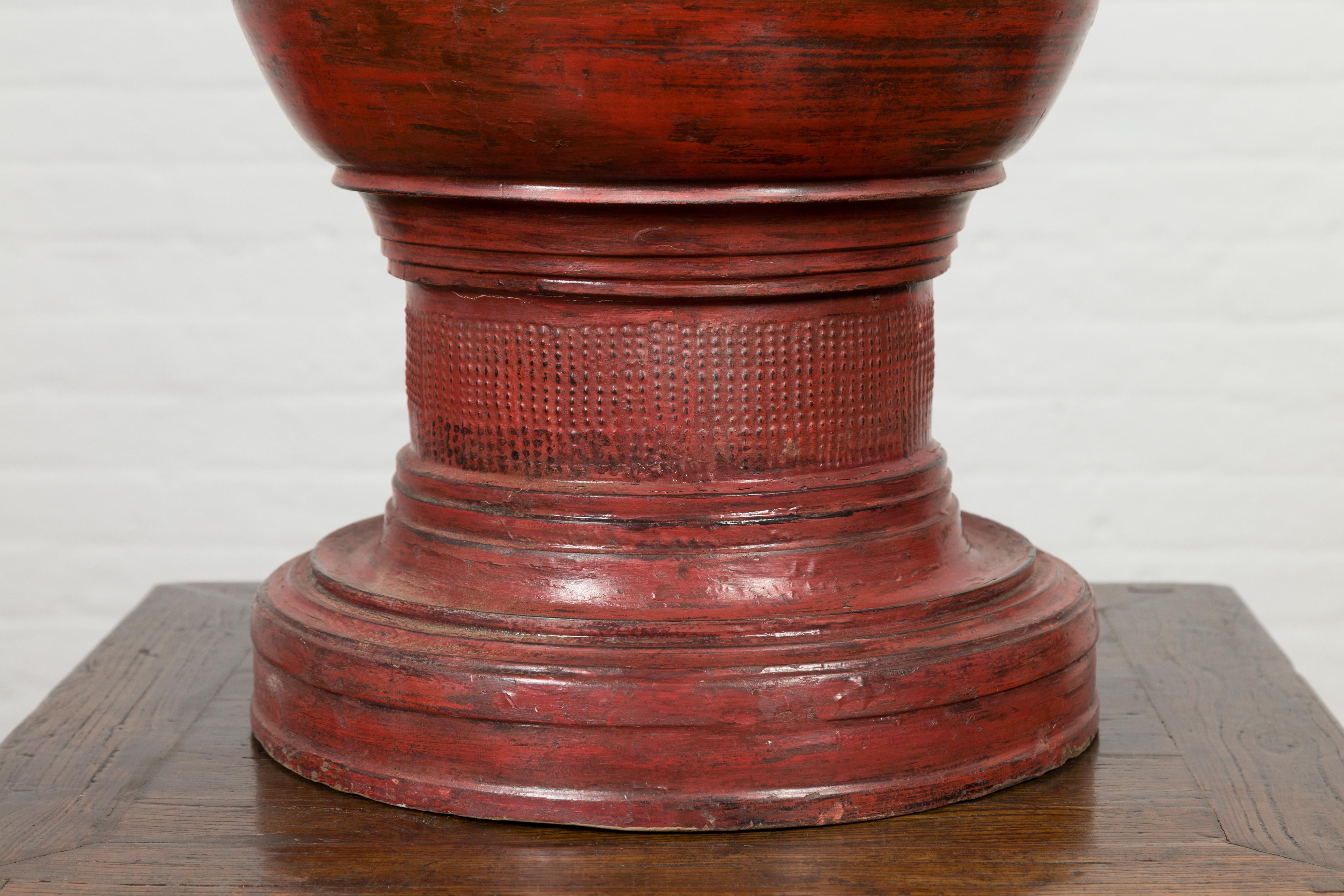 19th Century Burmese Cinnabar Palembang Lacquer Temple Offering Bowl with Lid In Good Condition For Sale In Yonkers, NY